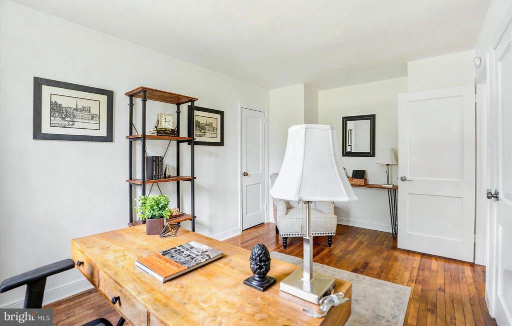 500 E LANCASTER AVENUE 105C