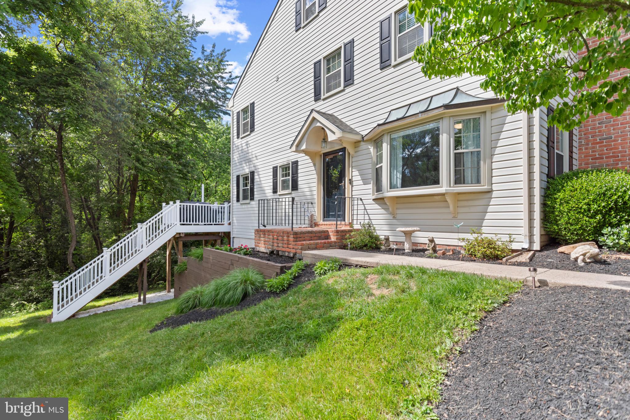 201 GEORGETOWNE COURT