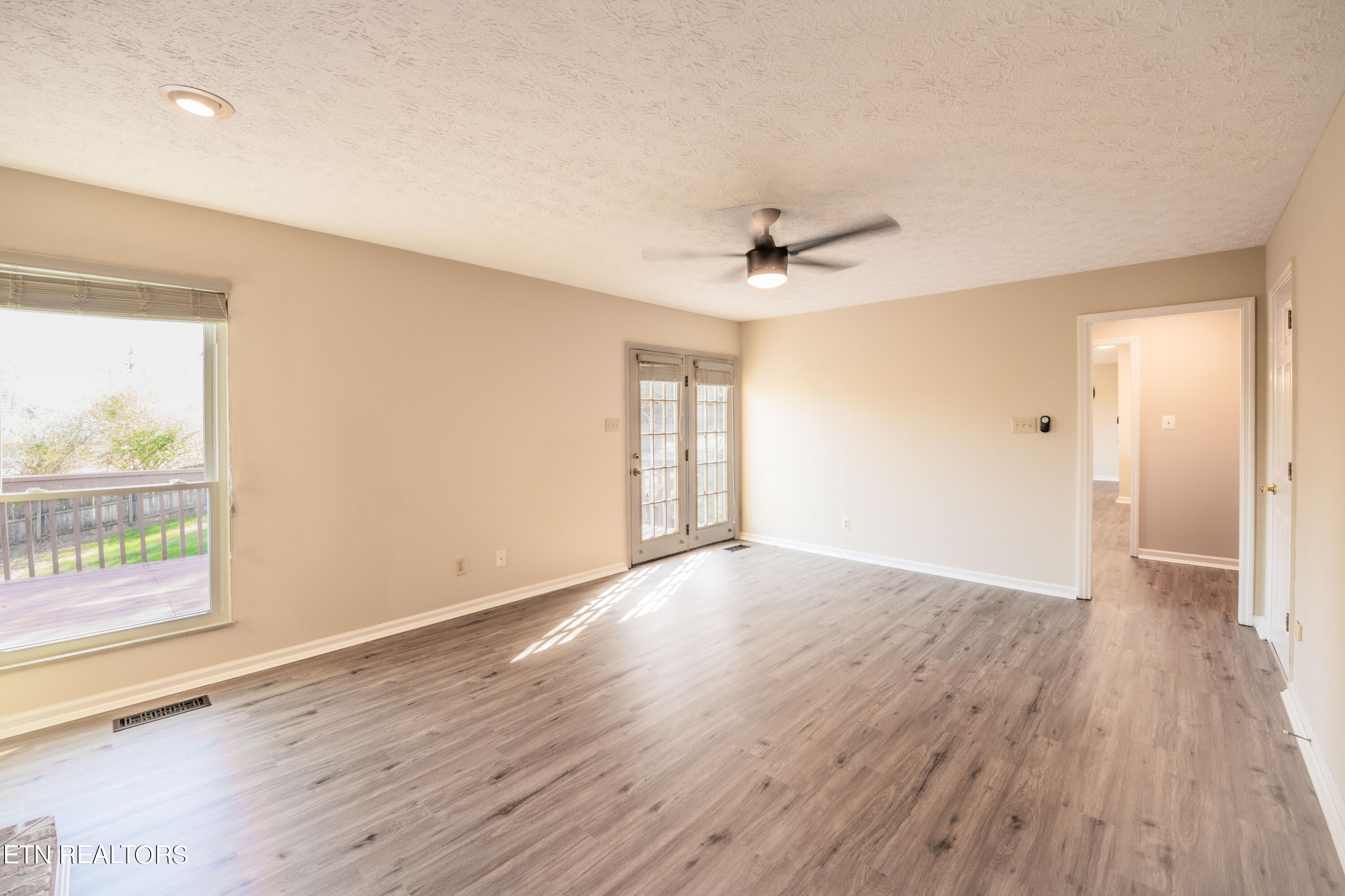 220 Long Bow Rd