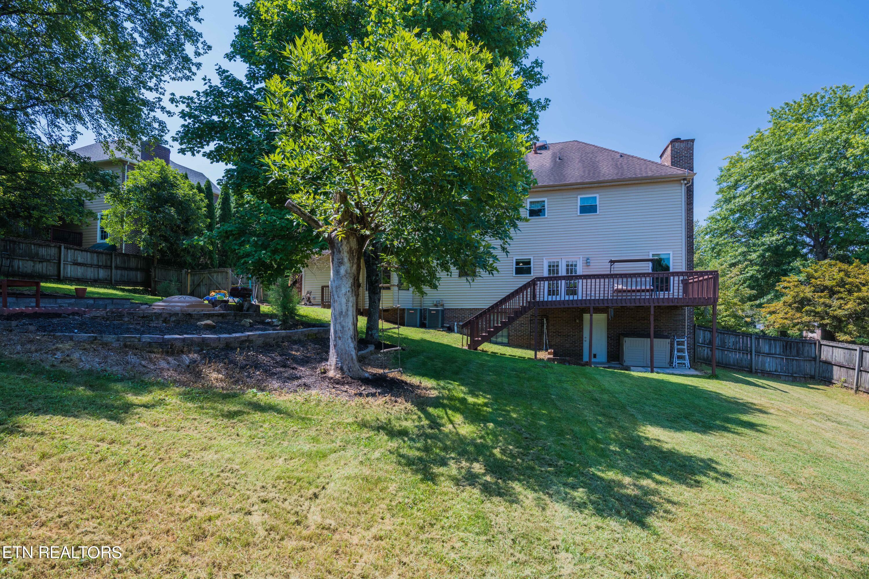 220 Long Bow Rd