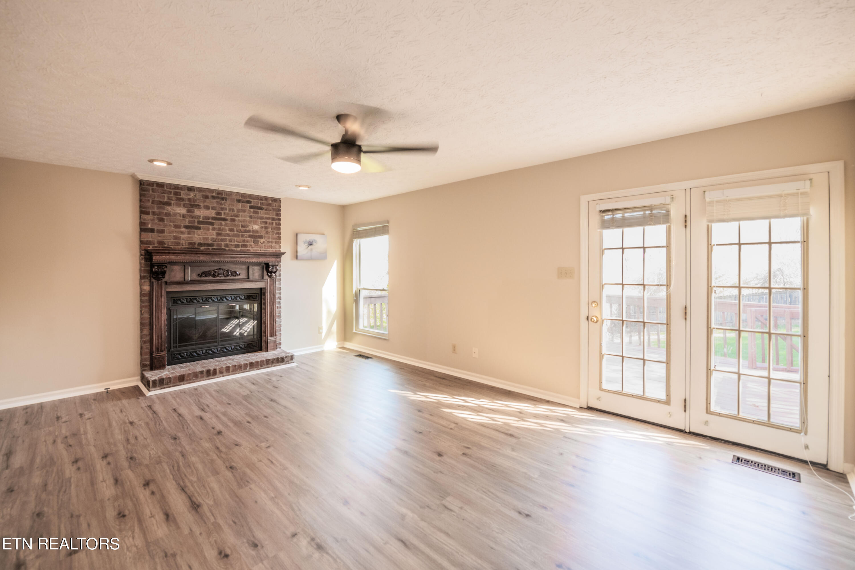 220 Long Bow Rd