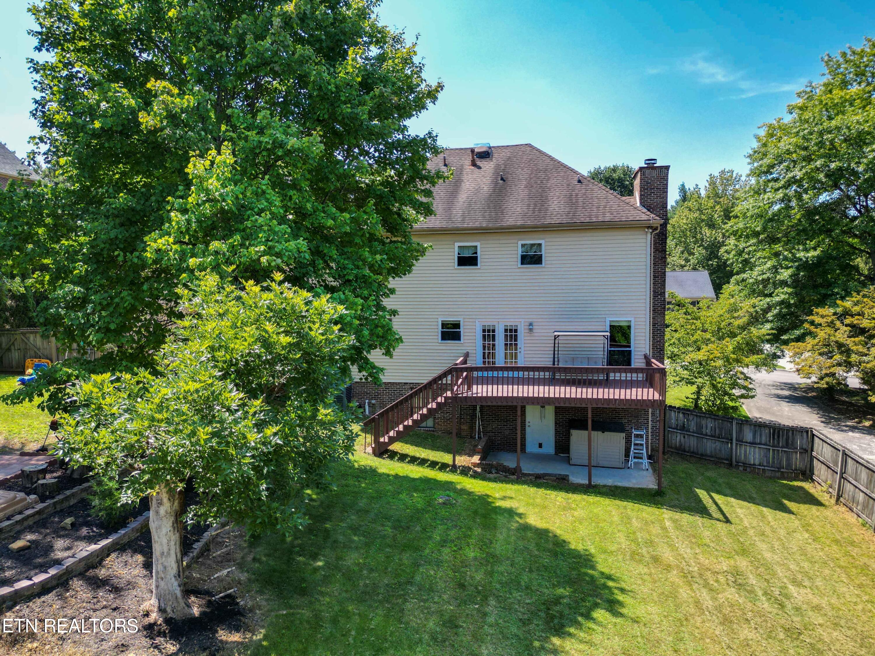 220 Long Bow Rd