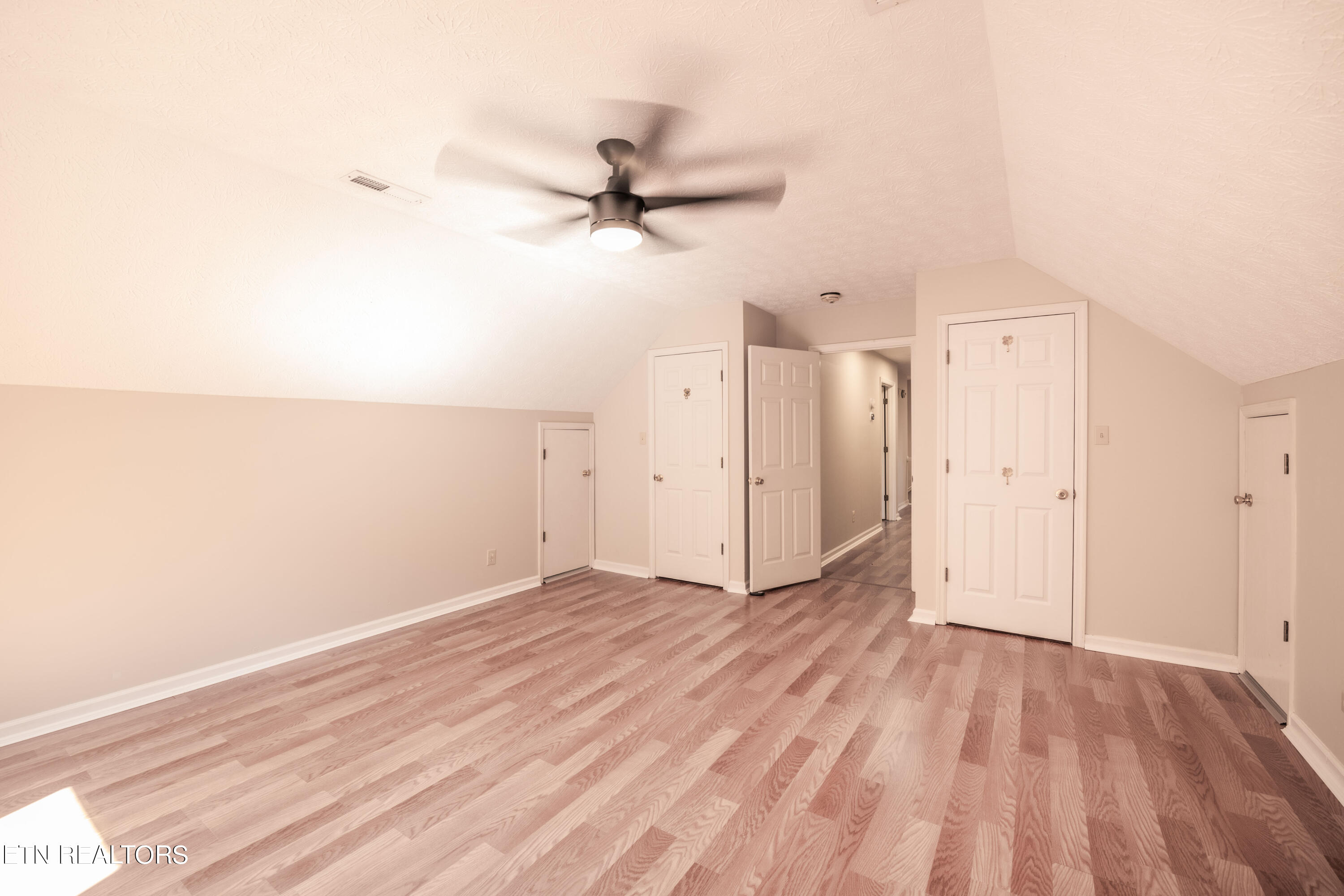 220 Long Bow Rd
