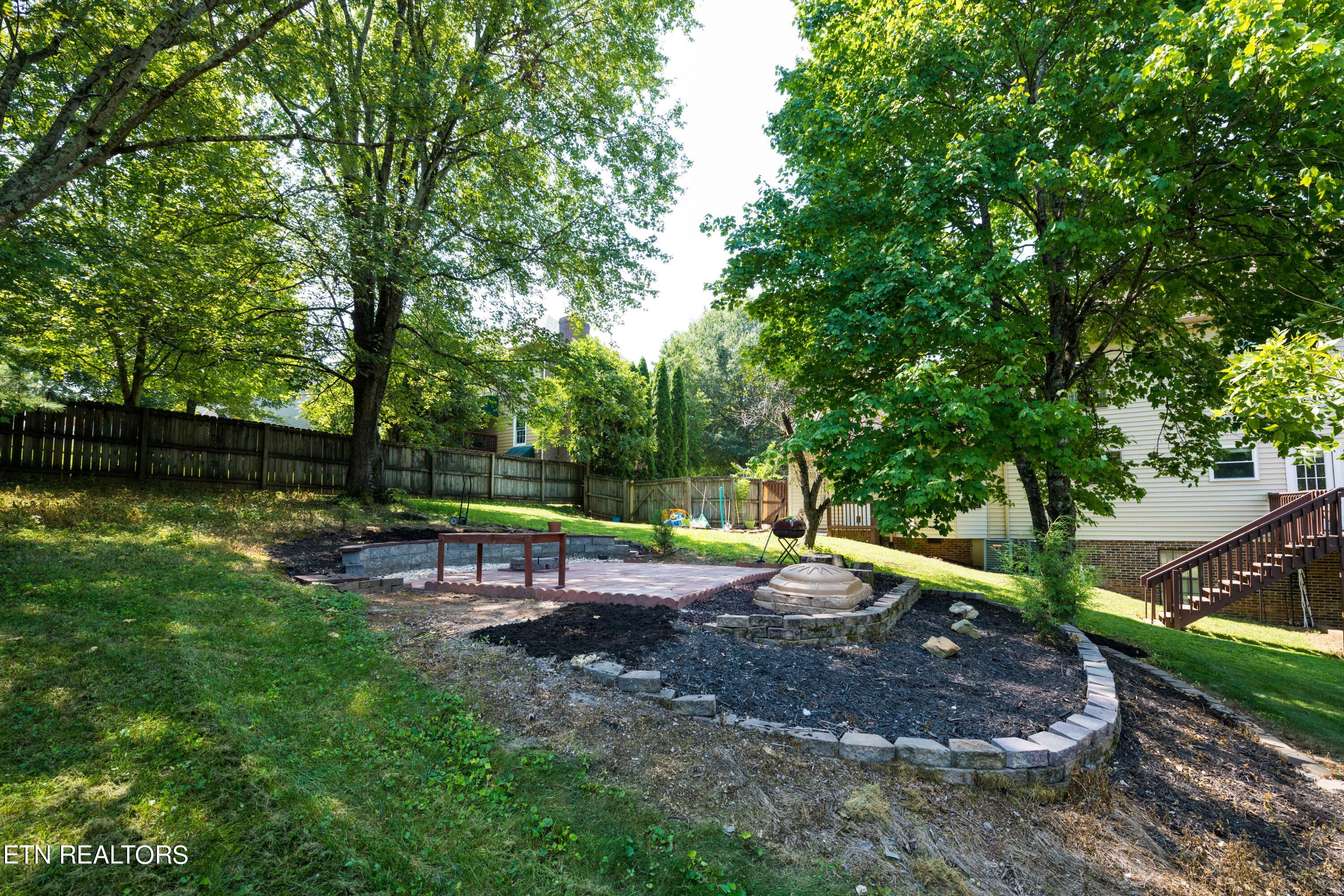 220 Long Bow Rd