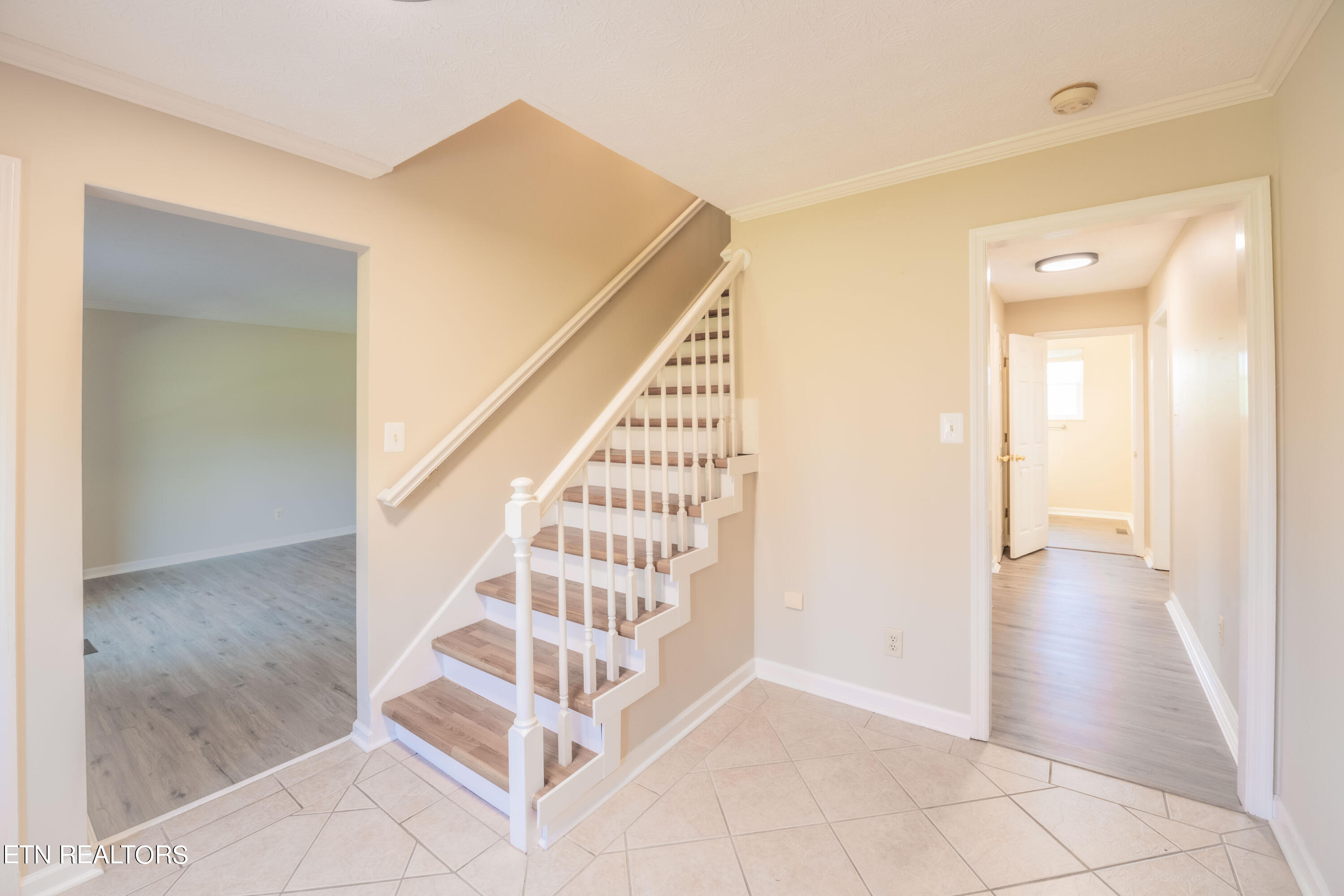 220 Long Bow Rd