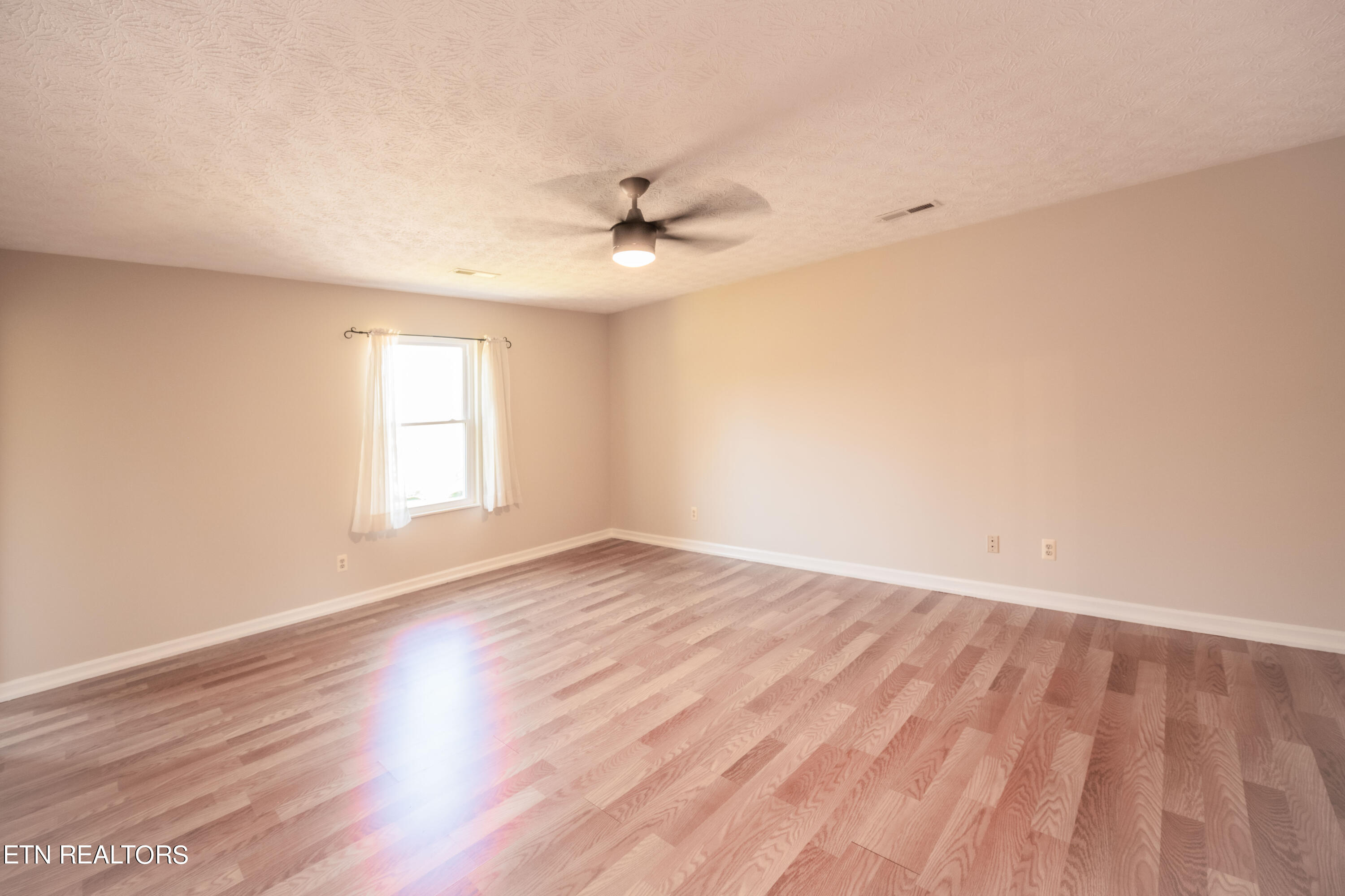 220 Long Bow Rd