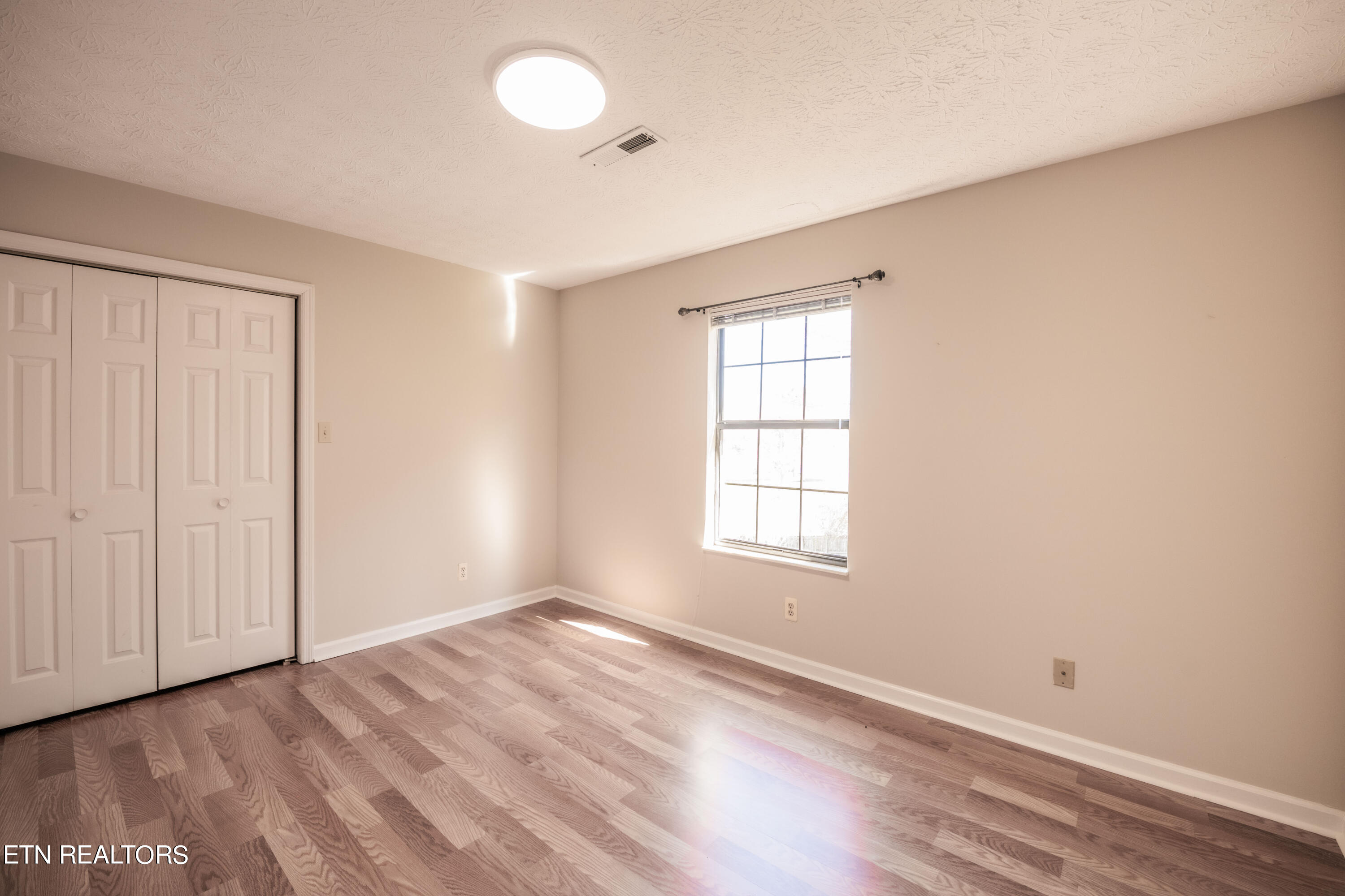 220 Long Bow Rd