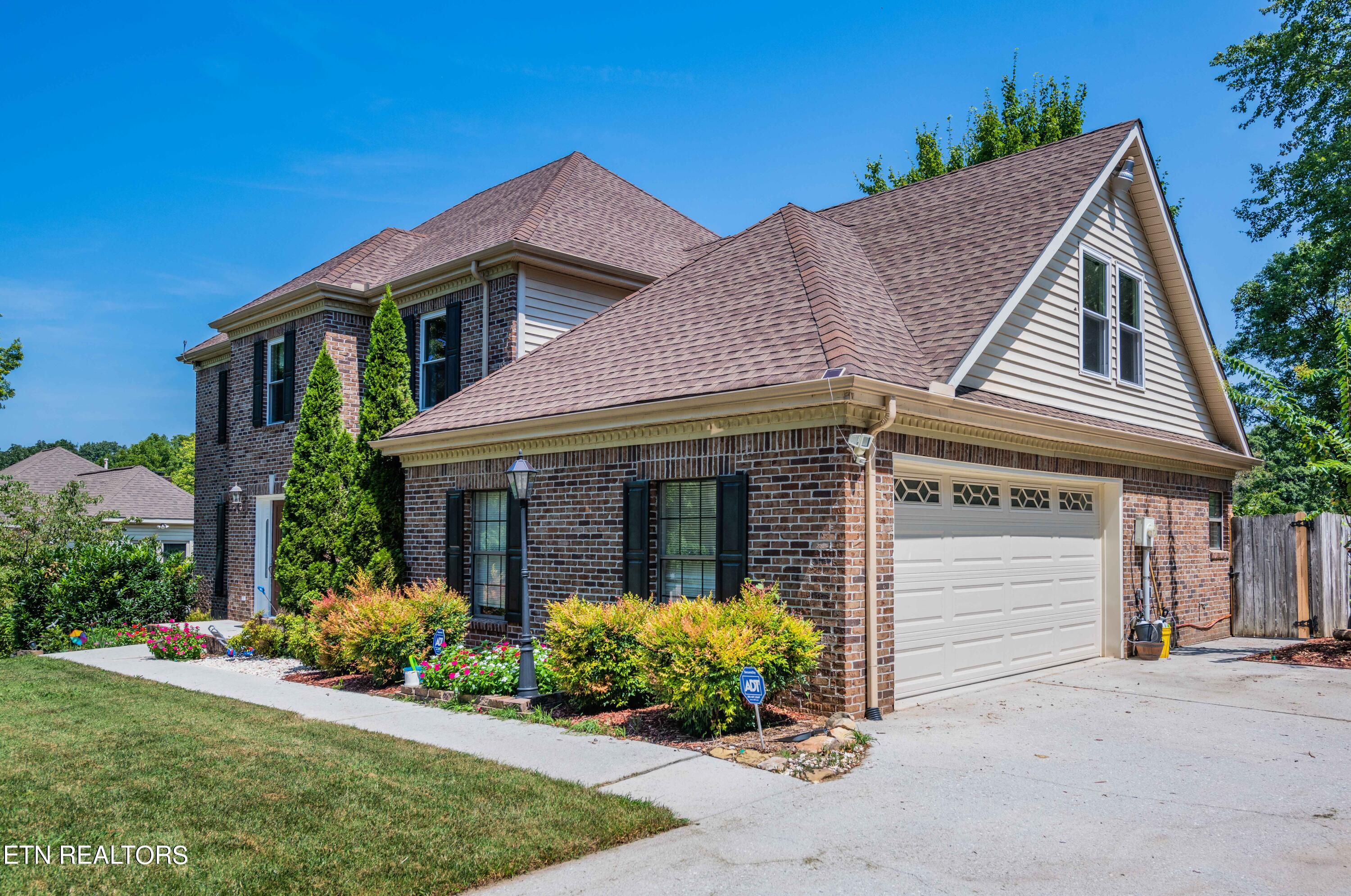 220 Long Bow Rd