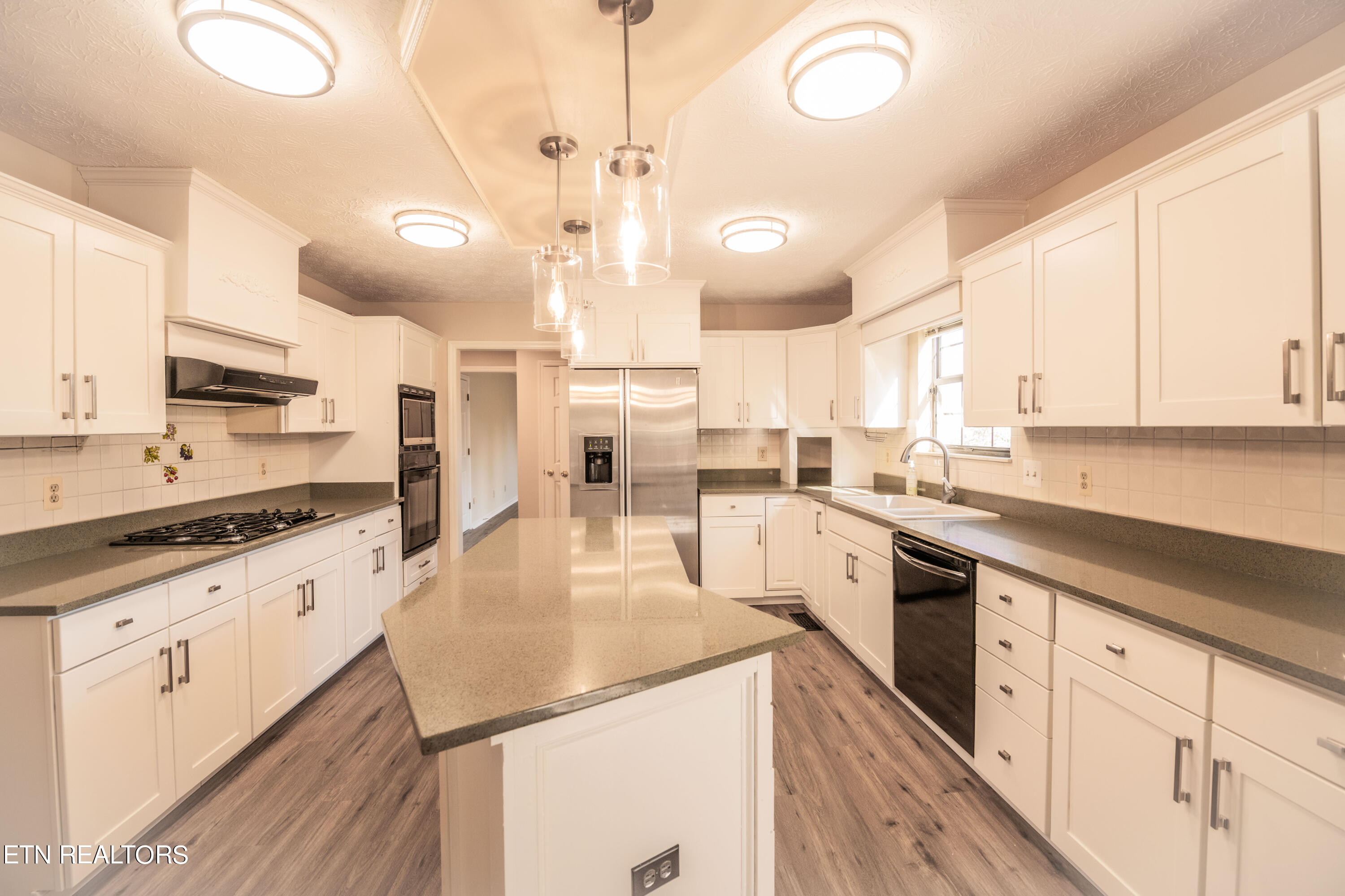 220 Long Bow Rd