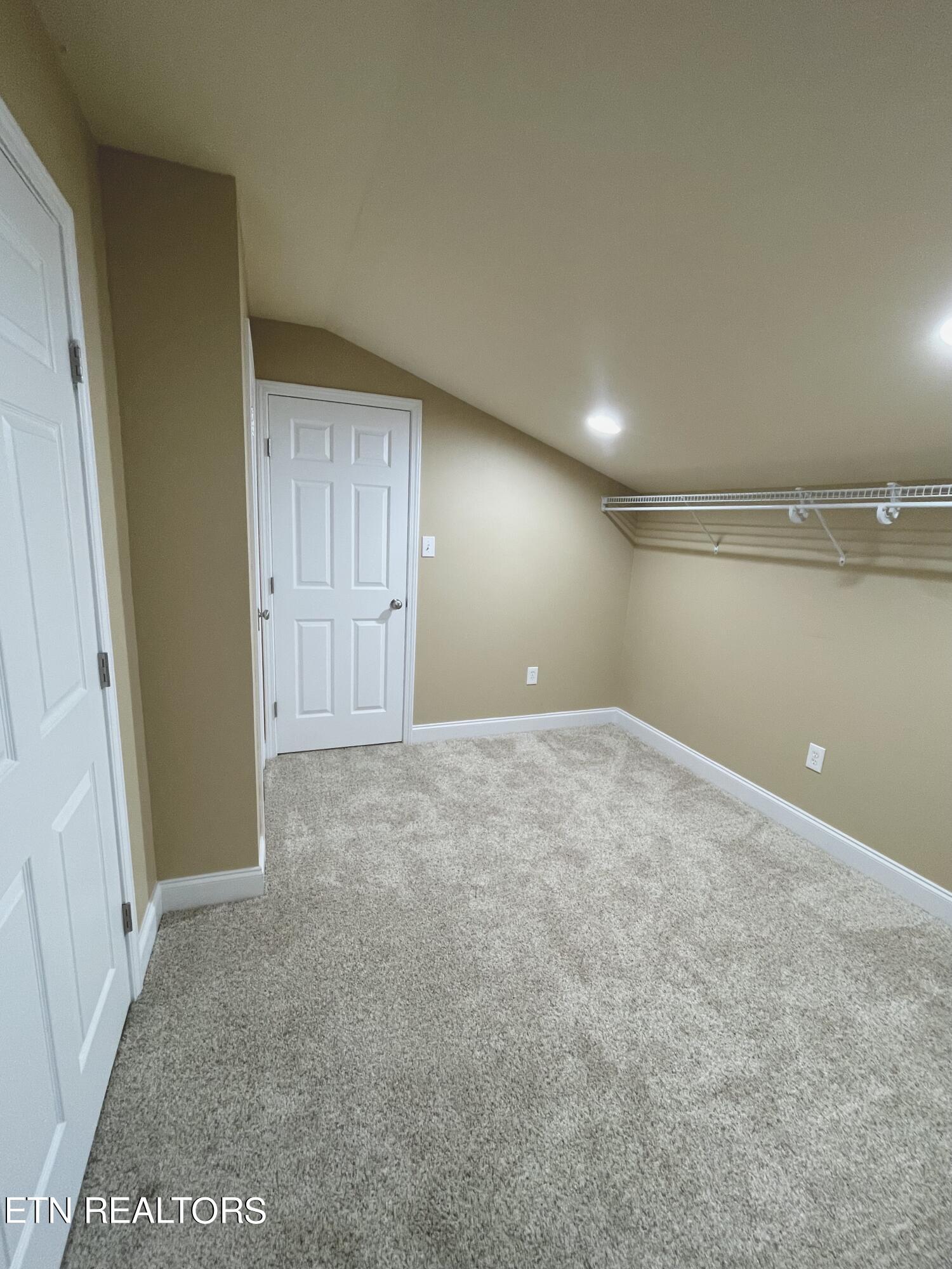 5551 Beverly Square Way
