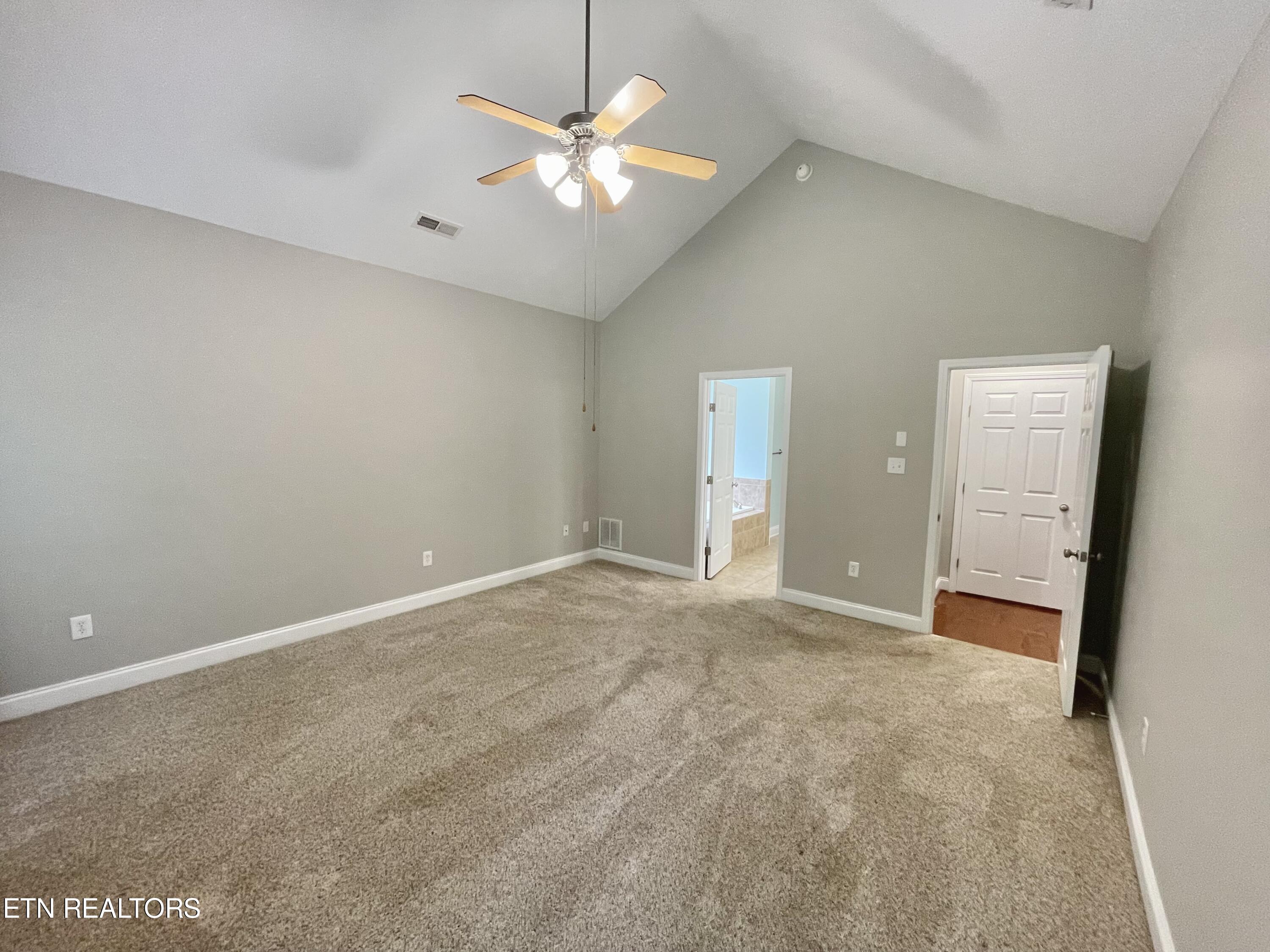 5551 Beverly Square Way