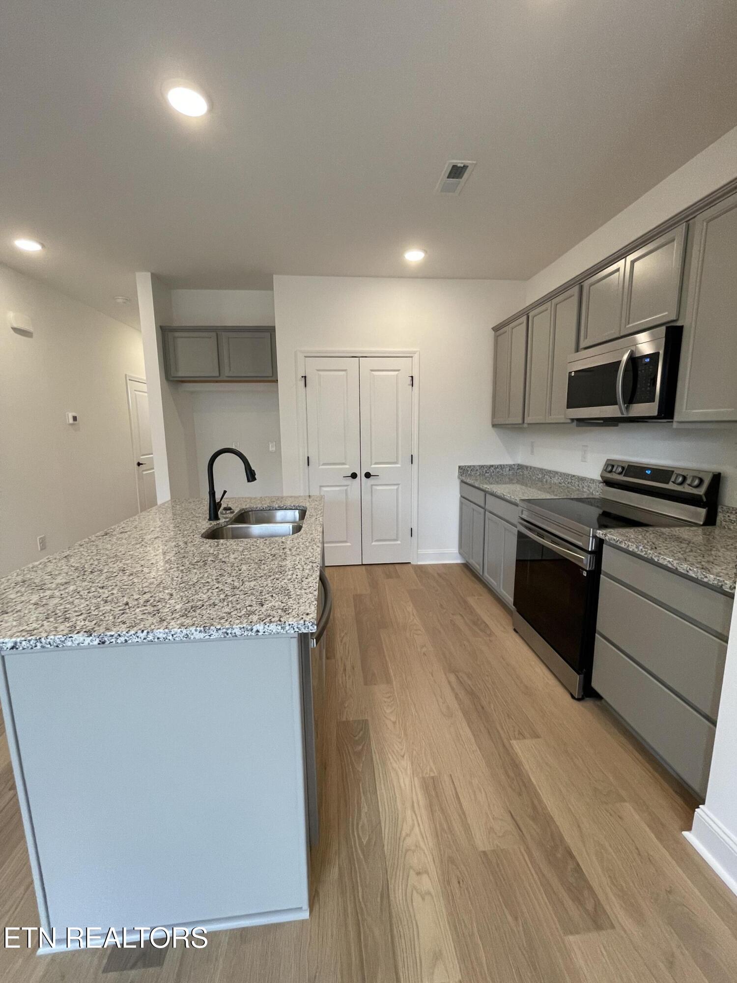 9127 Rolling Stone Way