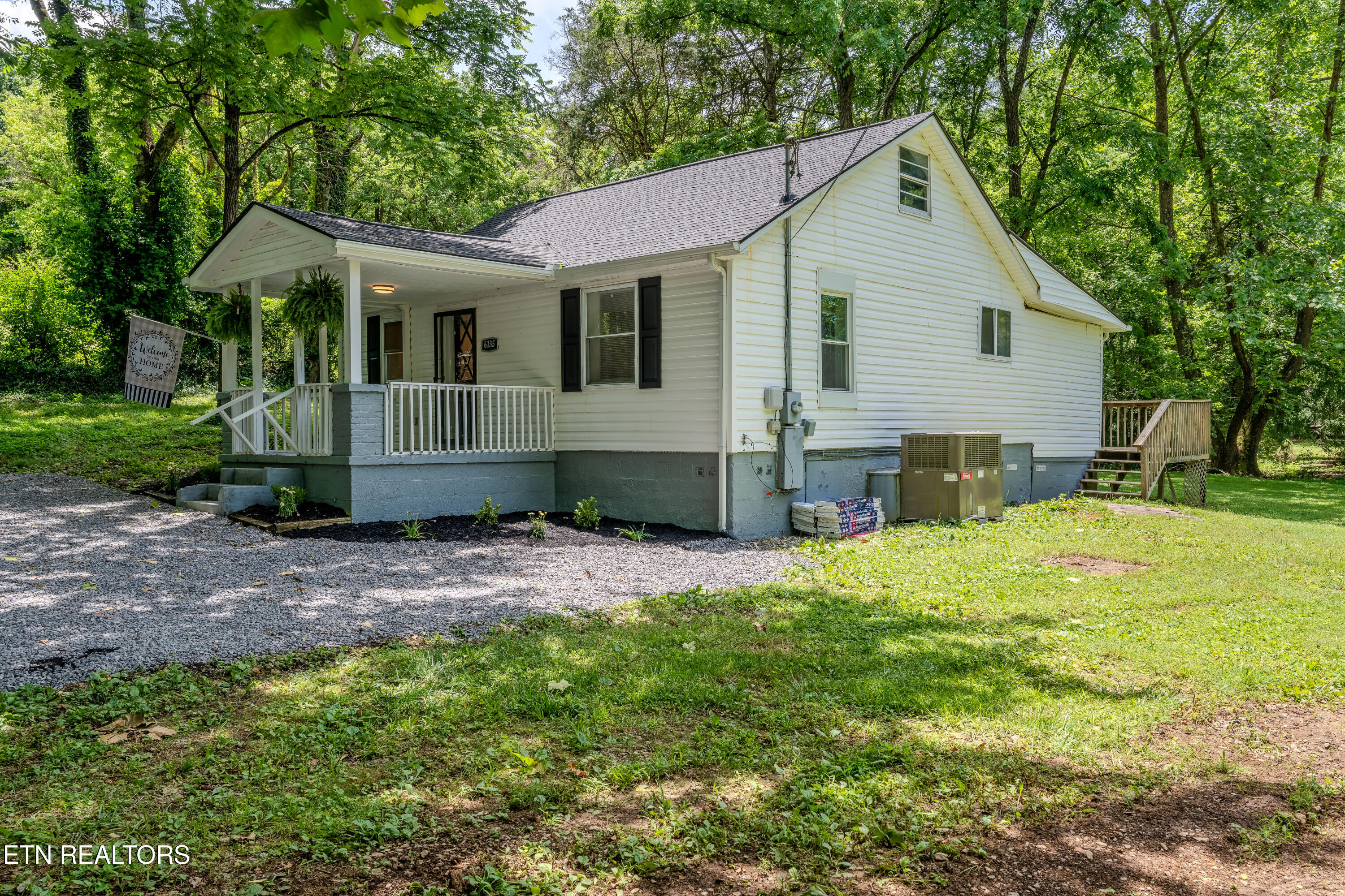 6135 Neubert Springs Rd
