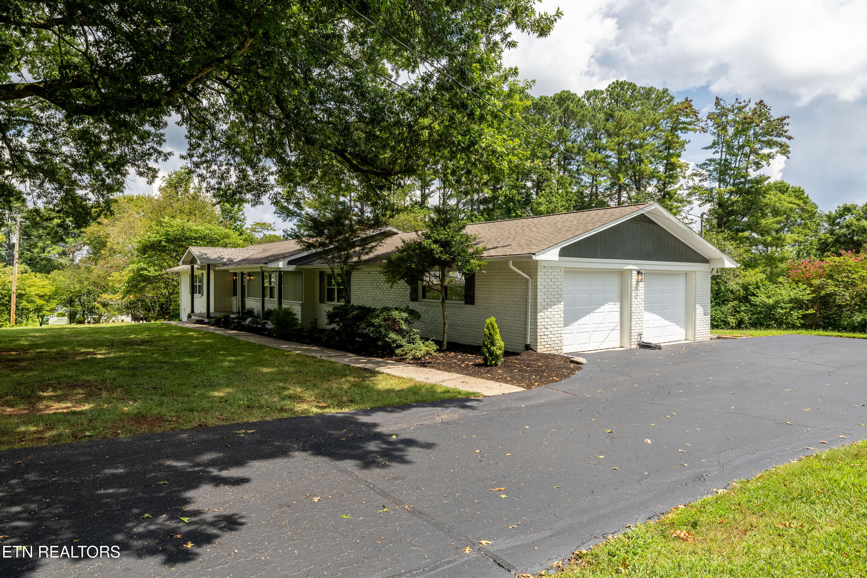 2000 Eastwood Drive