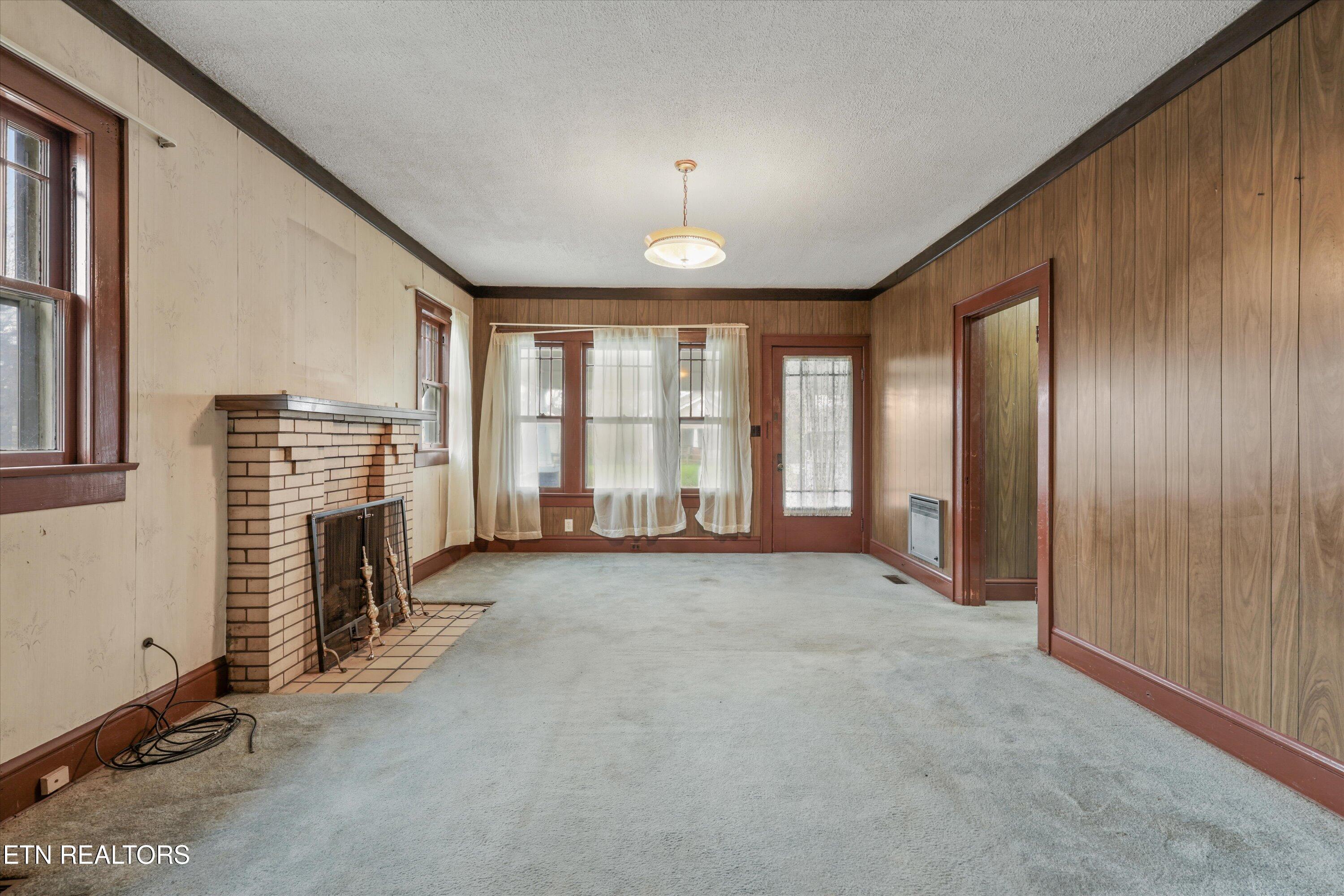 4133 Holston Drive