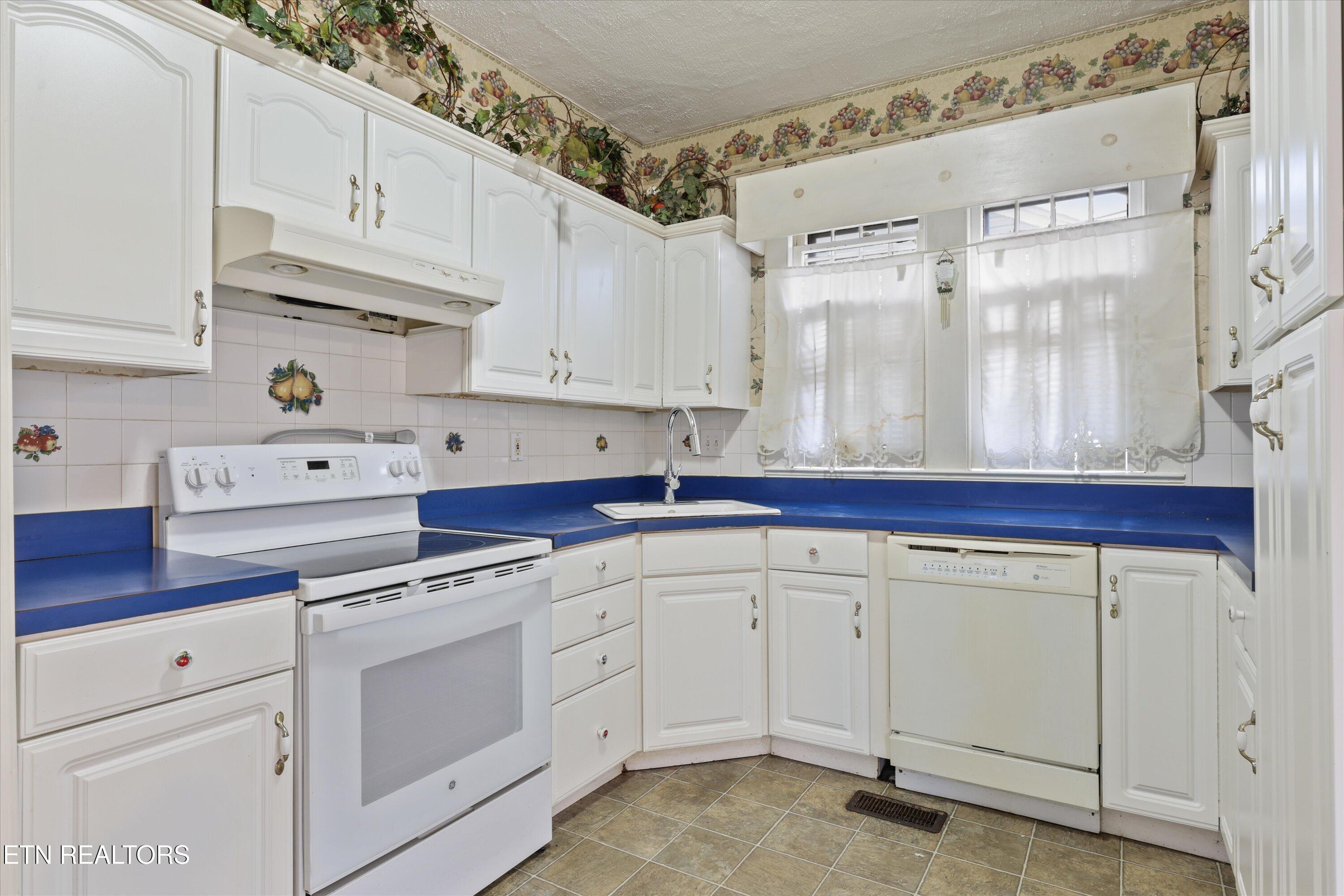 4133 Holston Drive