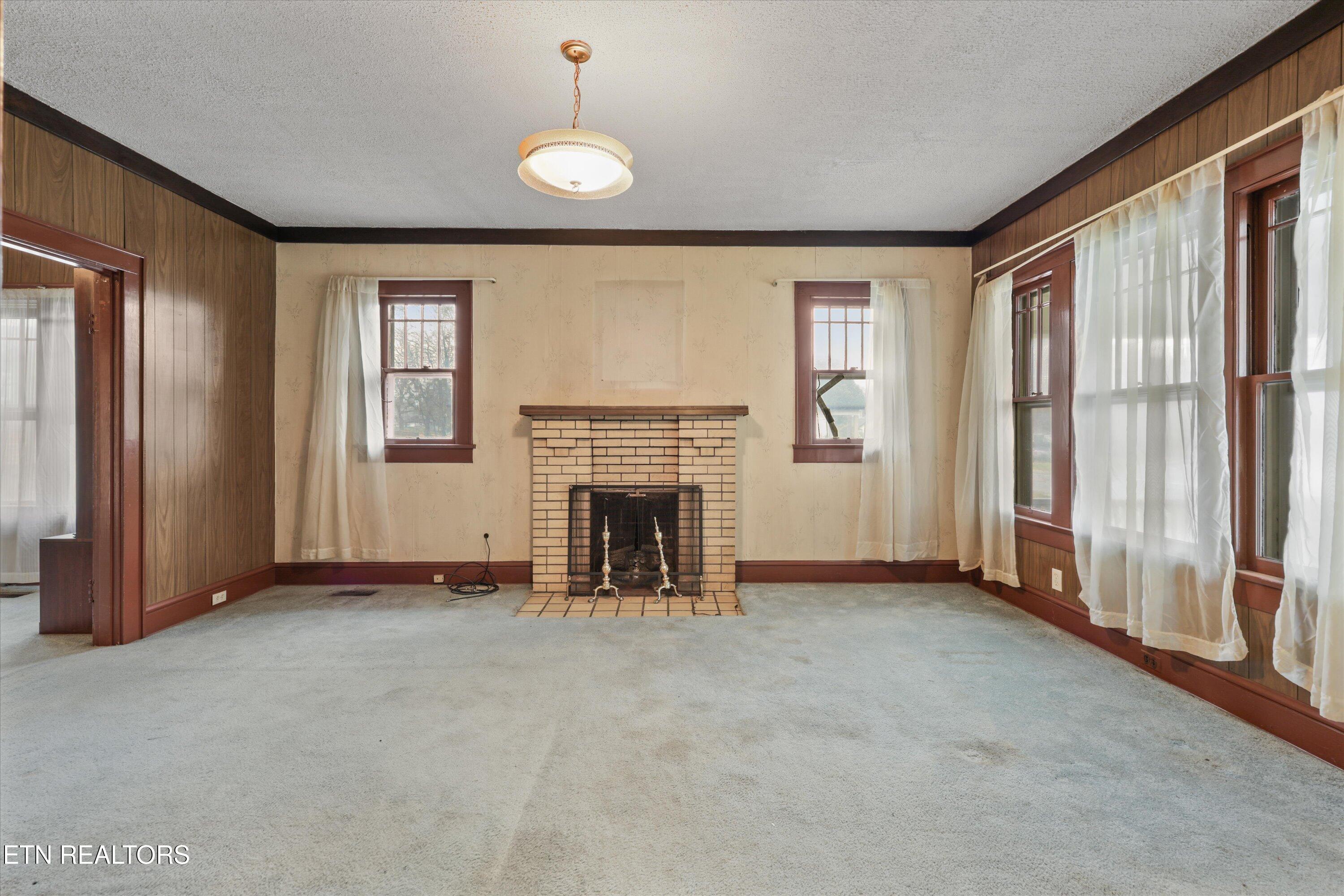 4133 Holston Drive