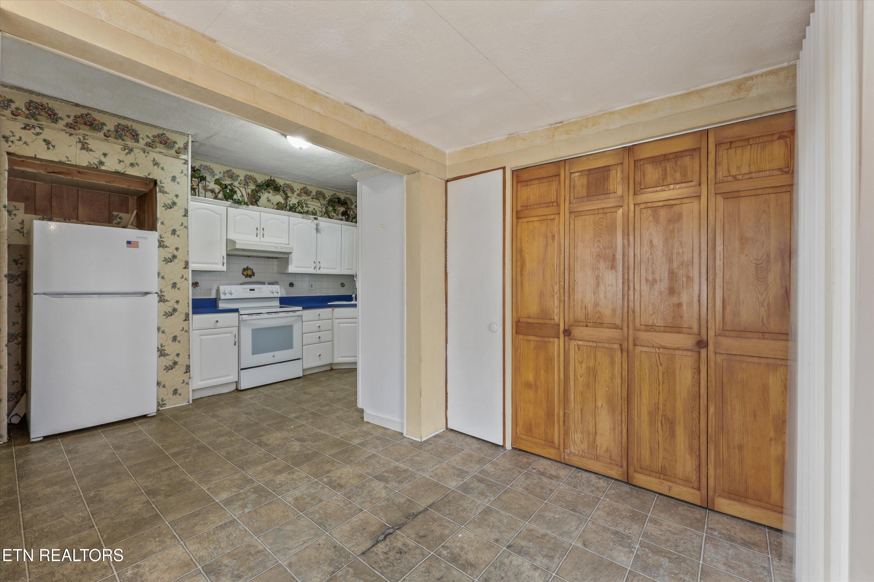 4133 Holston Drive