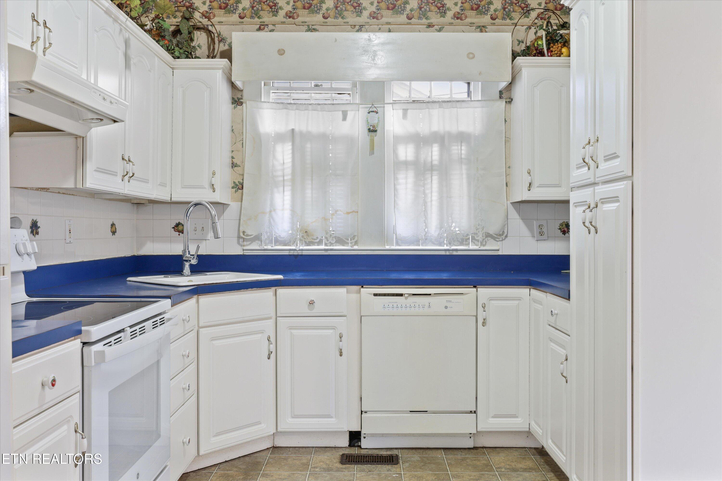 4133 Holston Drive