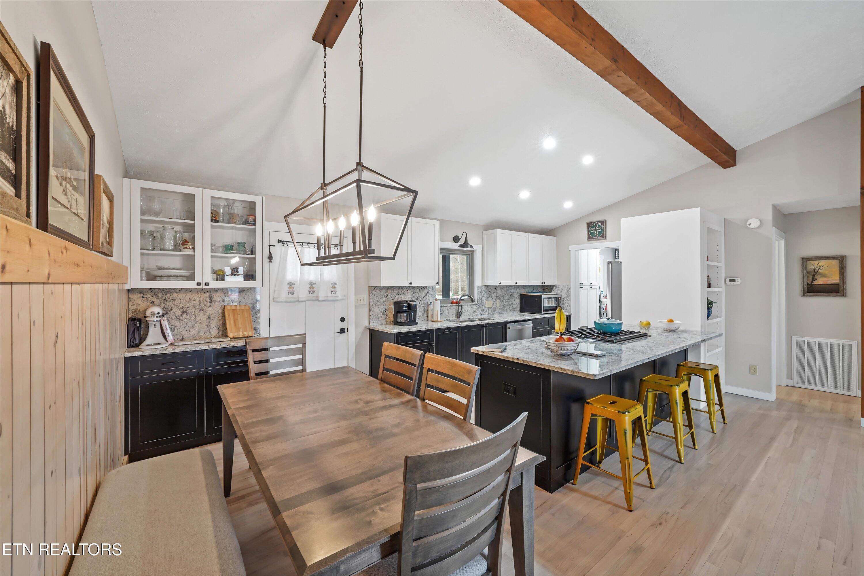 3225 Laurelwood Ave
