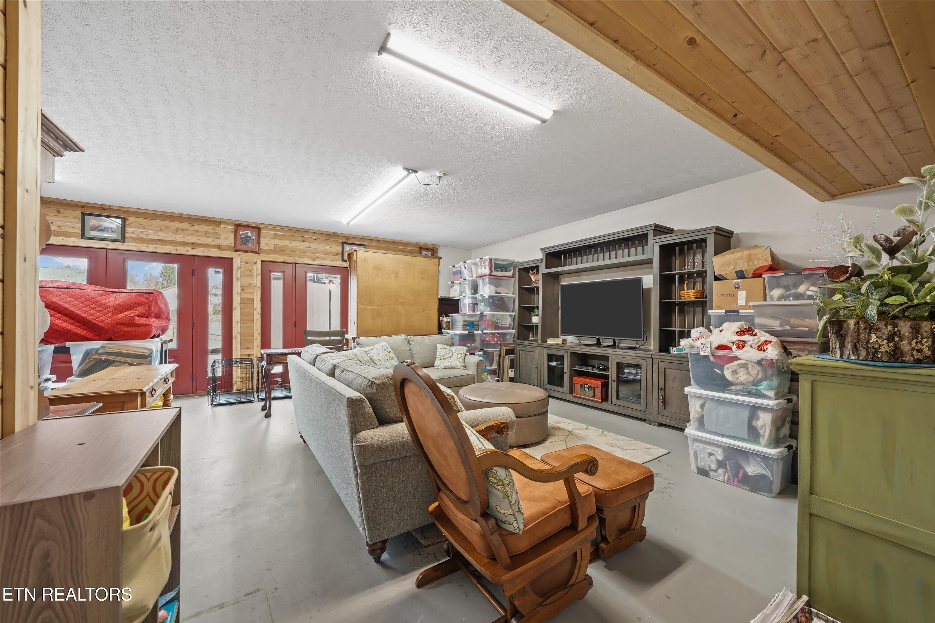 3225 Laurelwood Ave