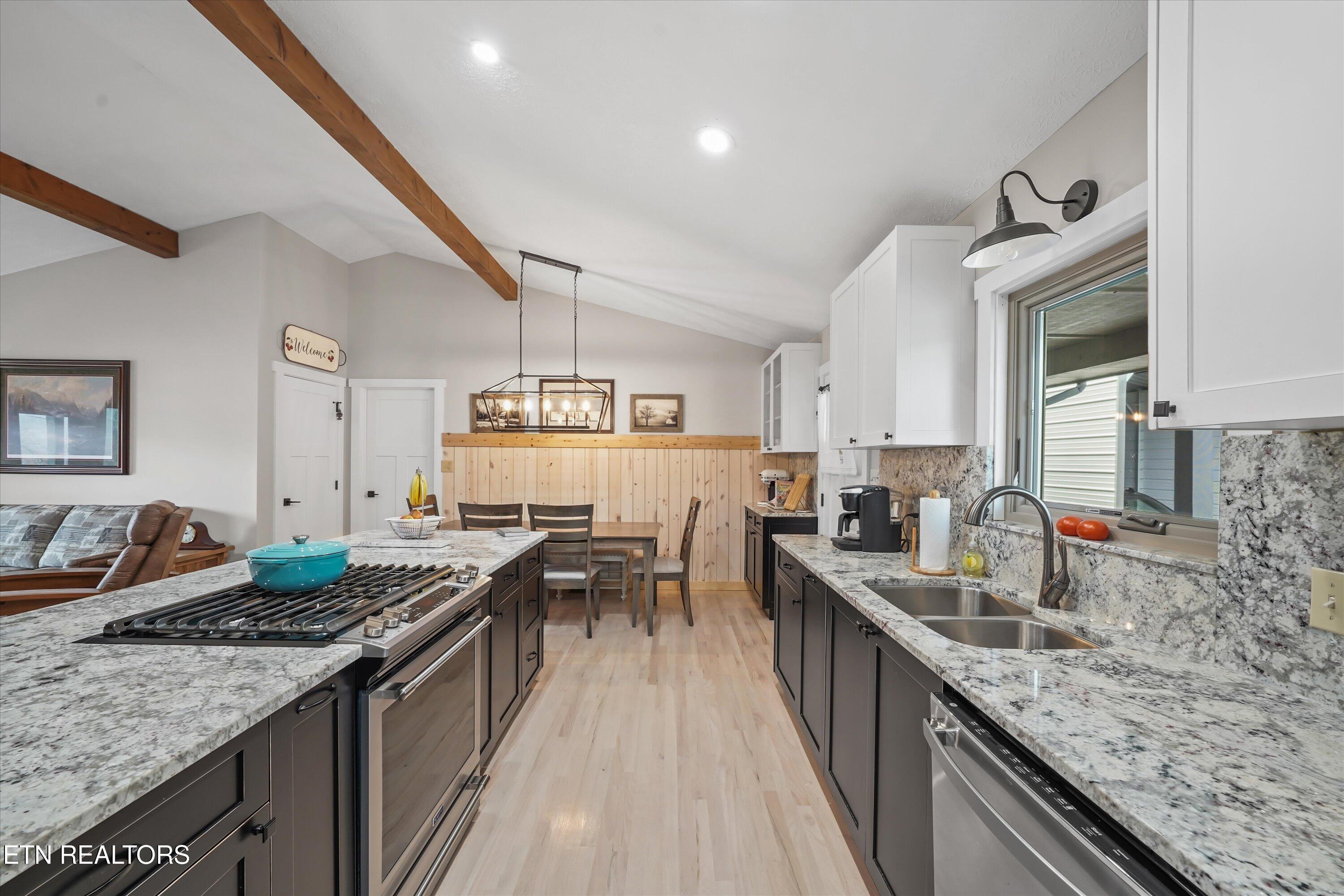 3225 Laurelwood Ave