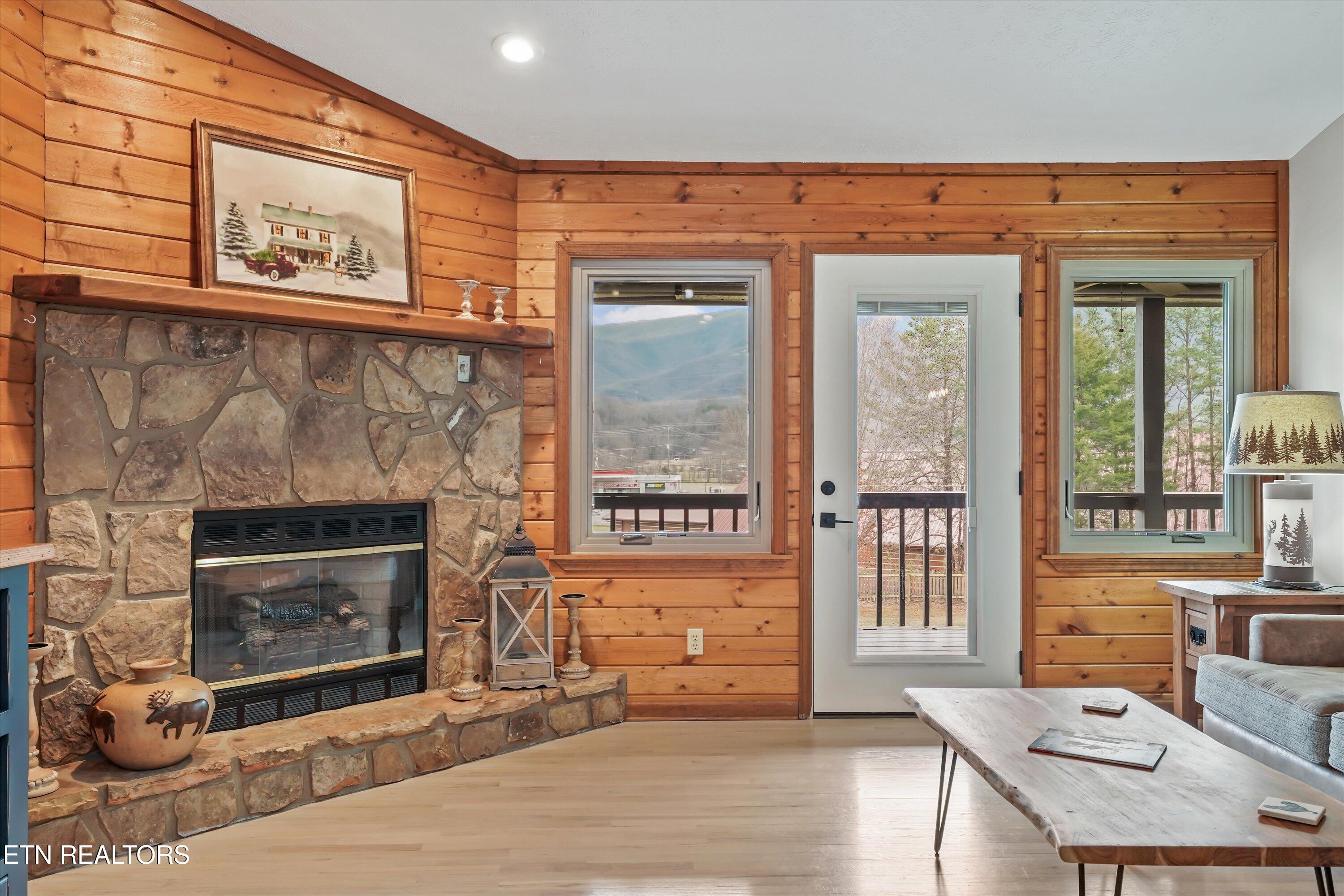 3225 Laurelwood Ave