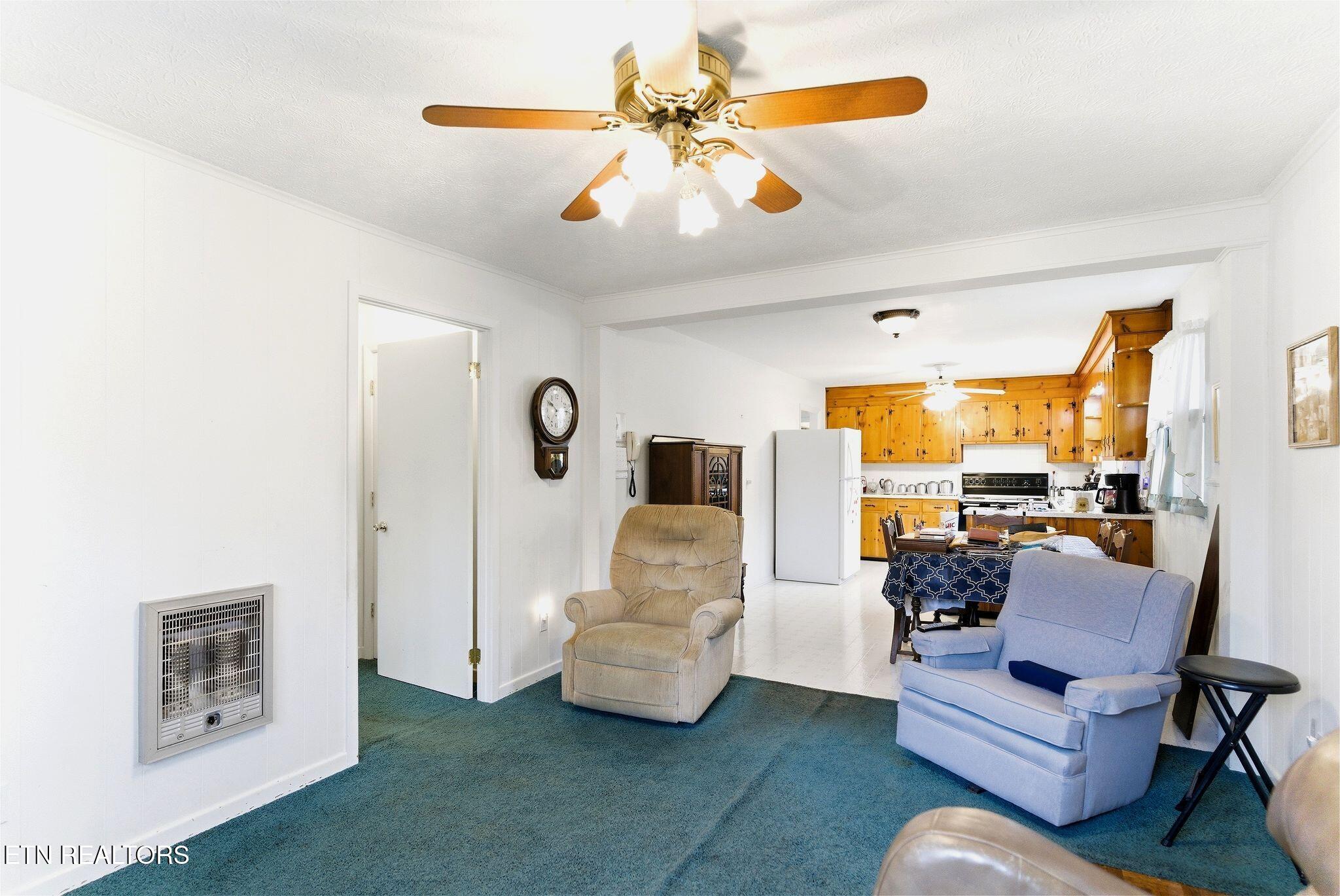 8304 Sevierville Pike
