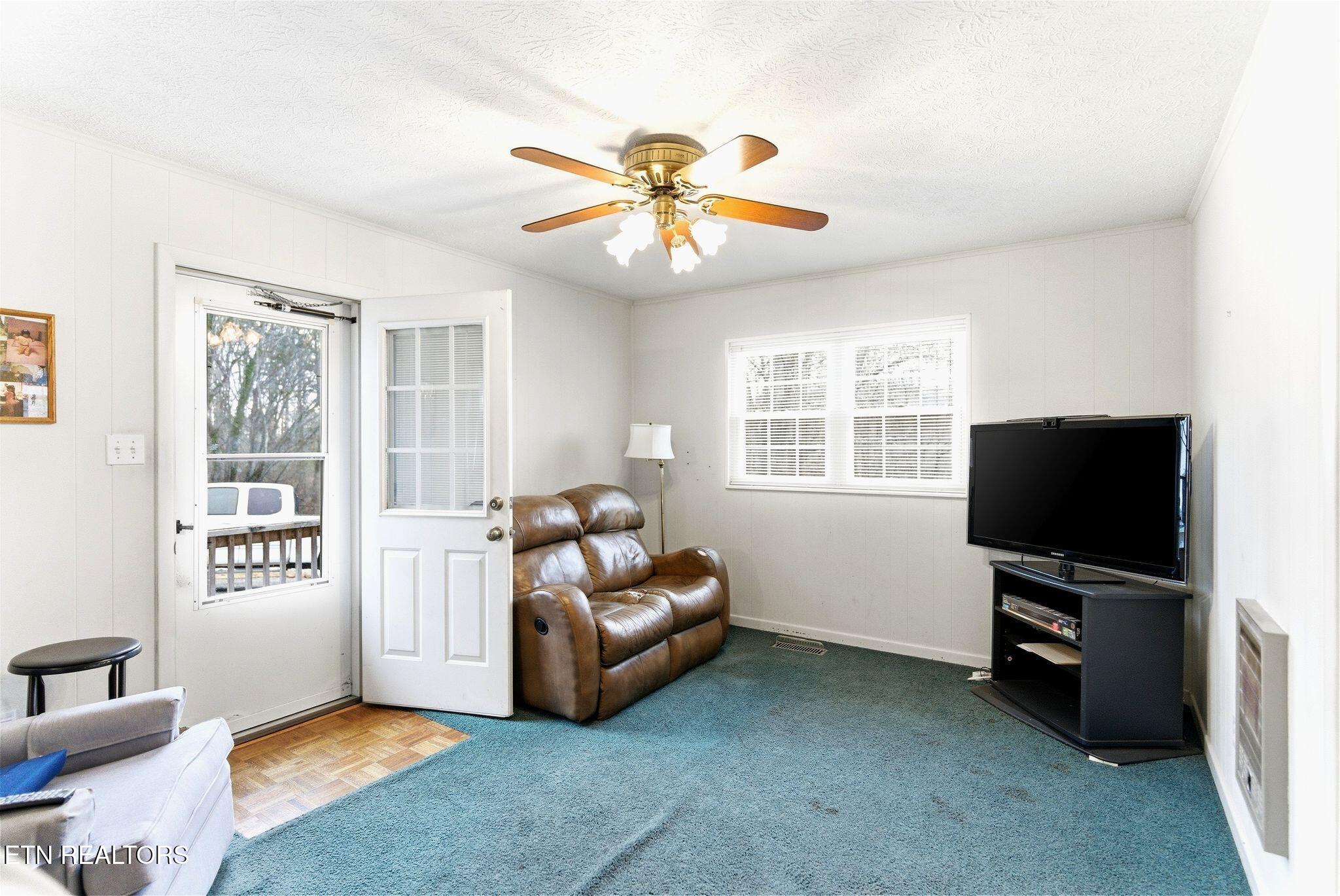 8304 Sevierville Pike