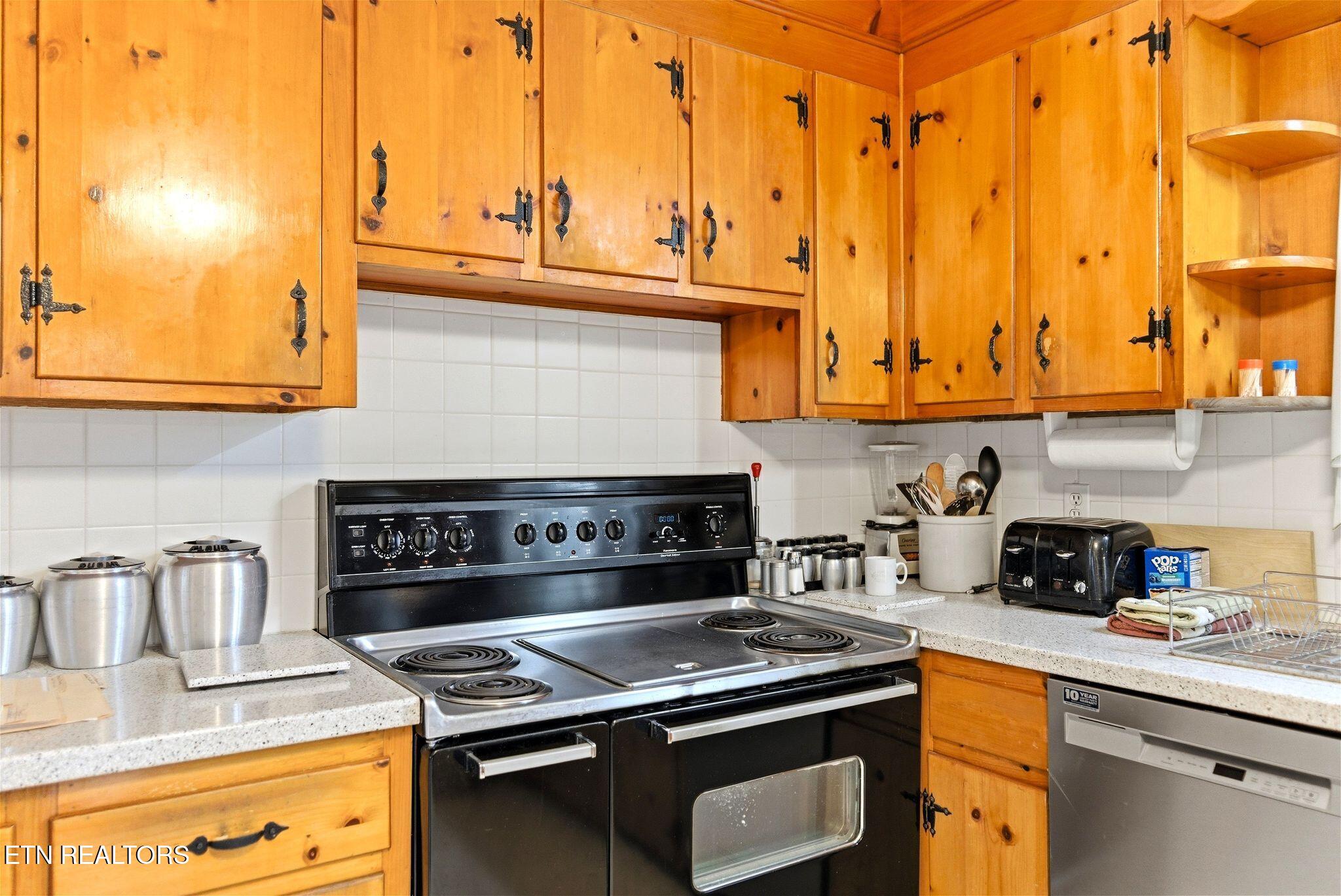 8304 Sevierville Pike