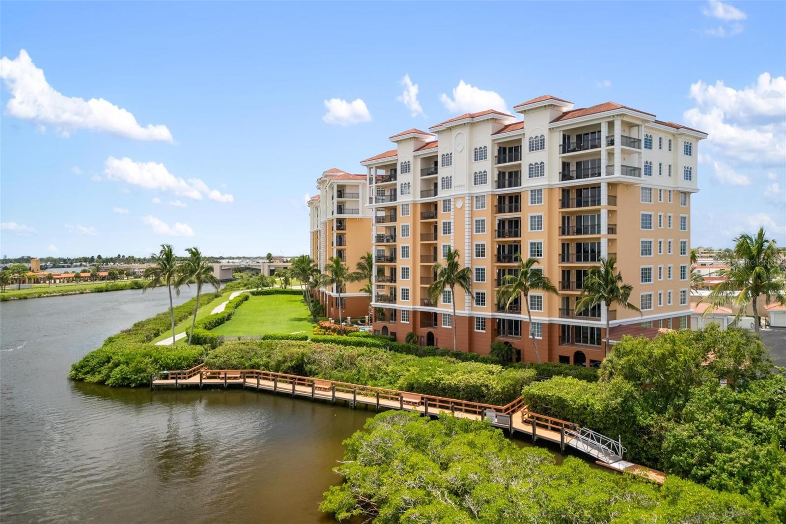 147 TAMPA AVE E #304