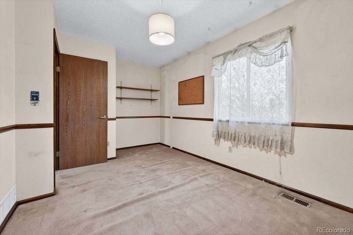 1459 S Ventura Street