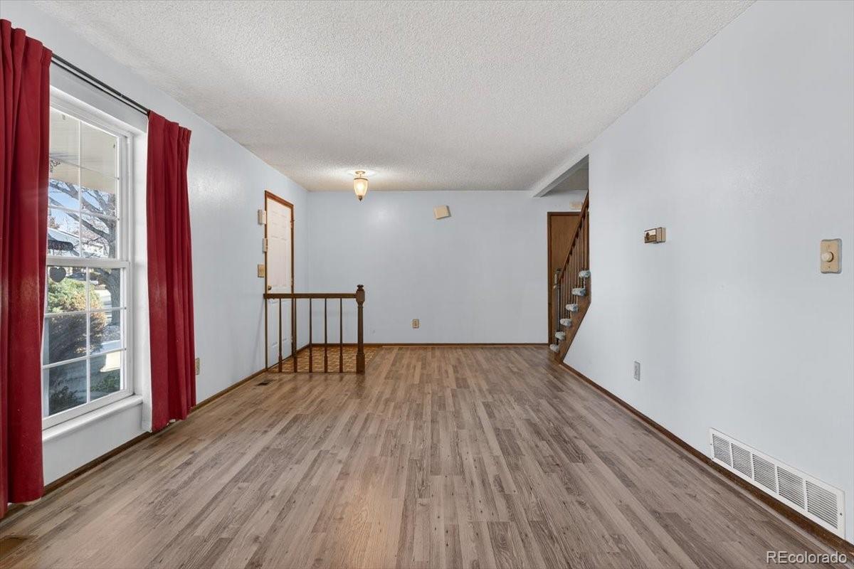 1459 S Ventura Street