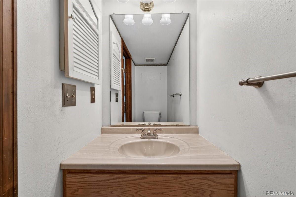 1459 S Ventura Street