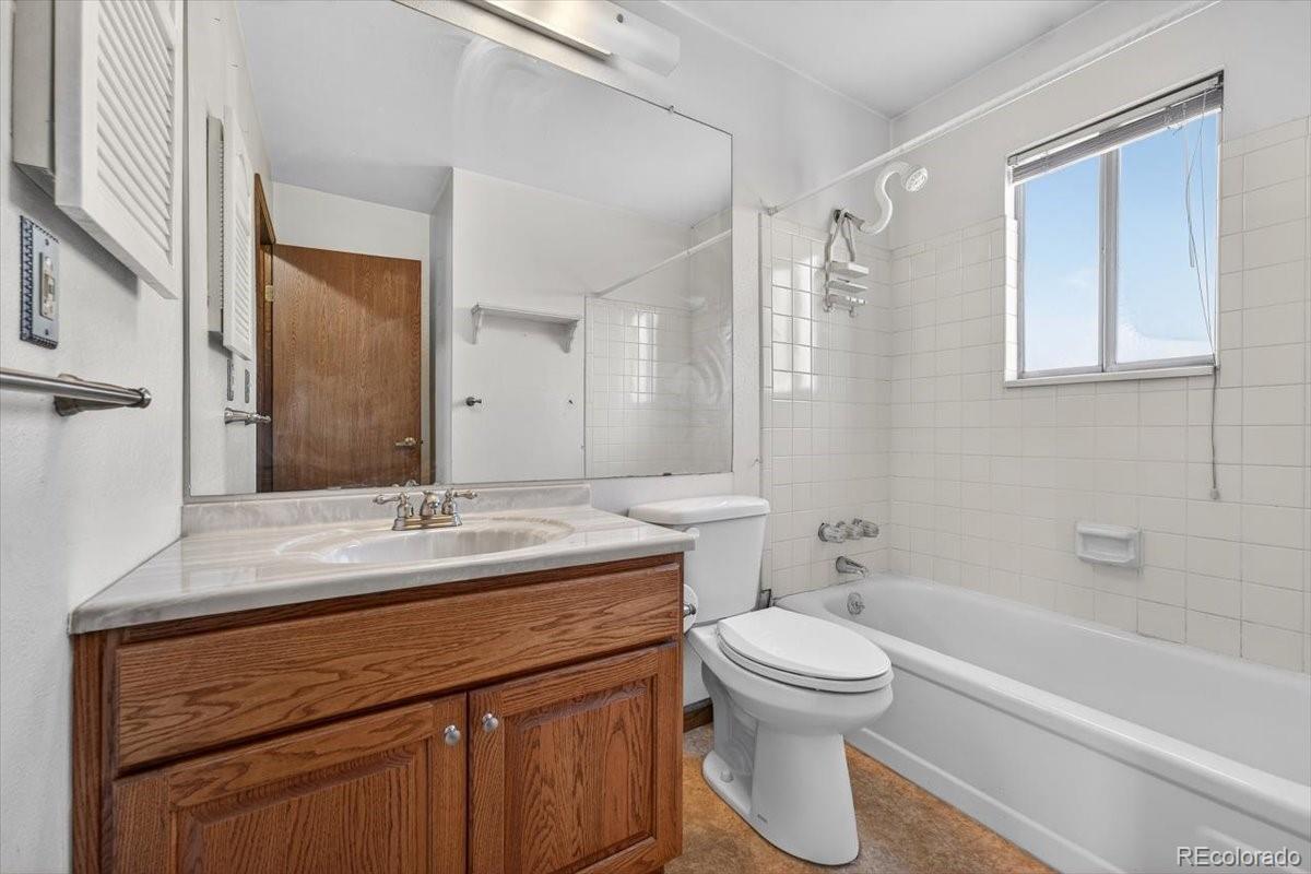 1459 S Ventura Street