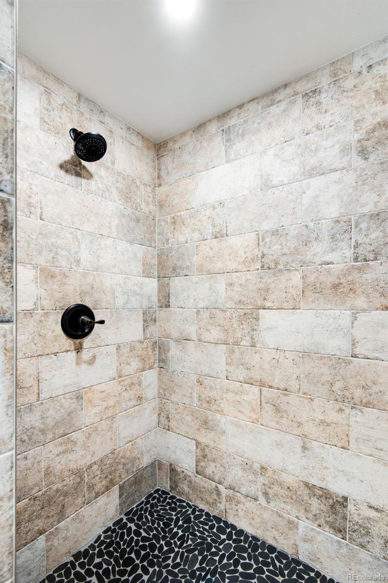 2716 S Irving Street