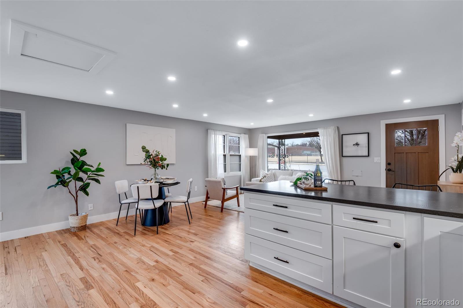 2716 S Irving Street