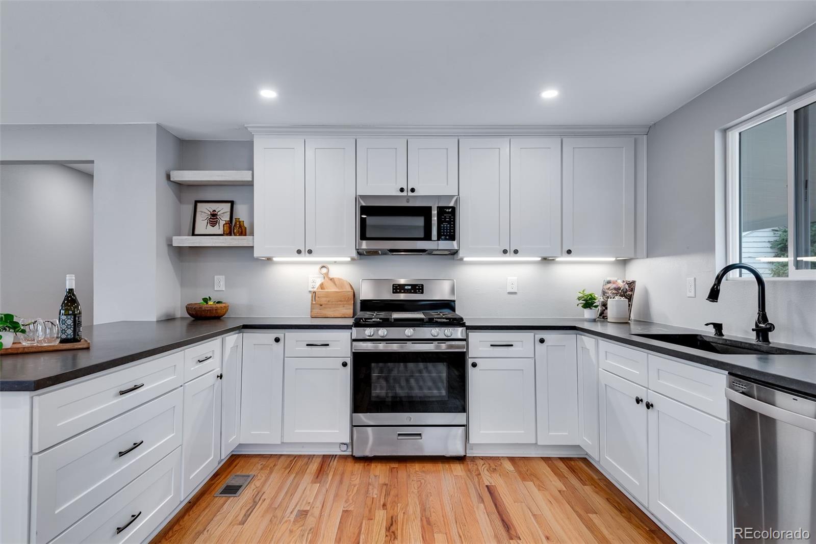 2716 S Irving Street