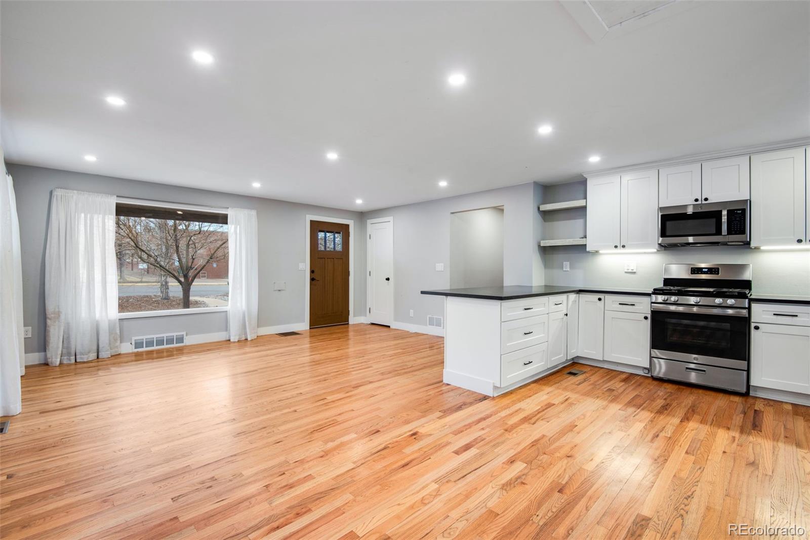 2716 S Irving Street