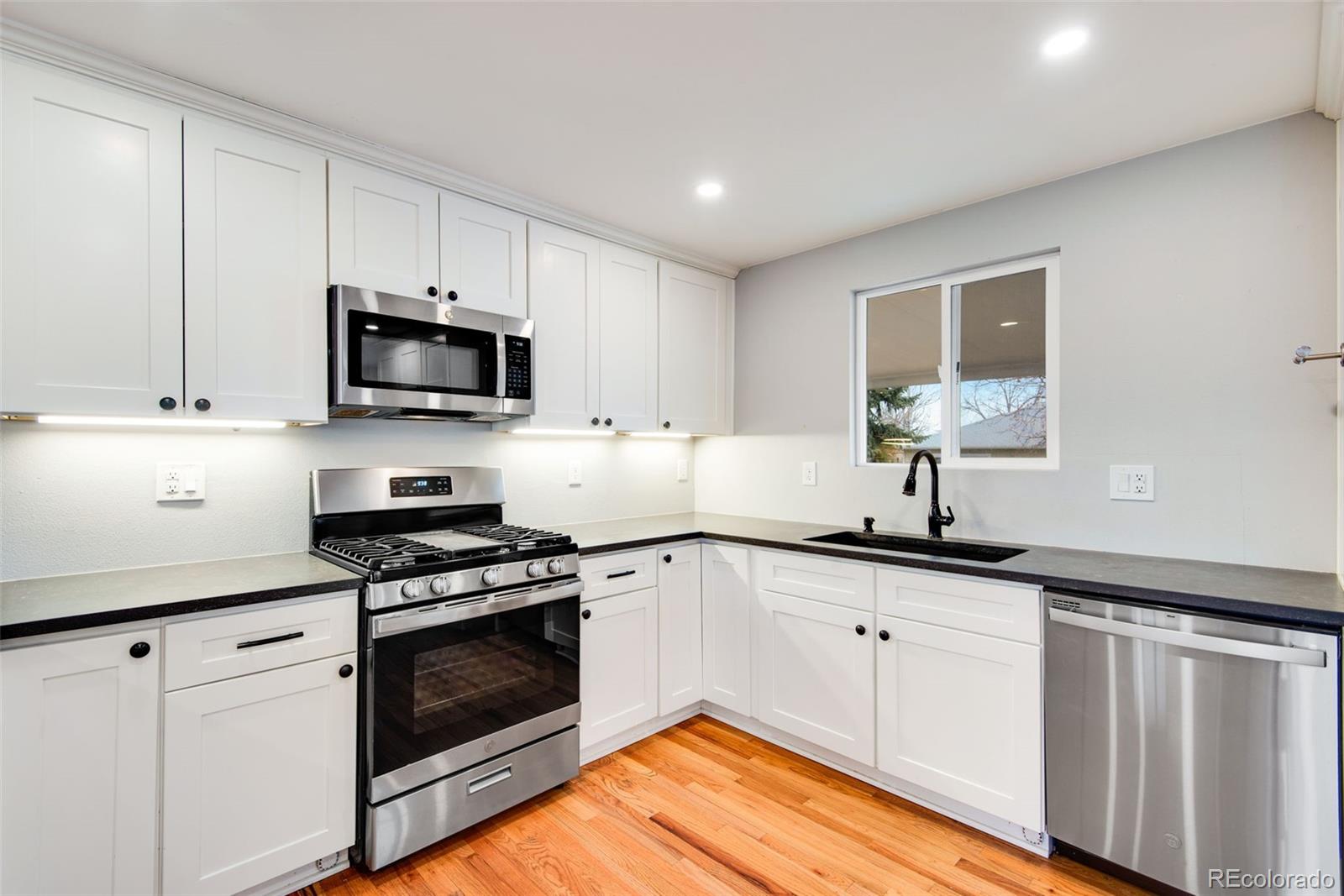 2716 S Irving Street