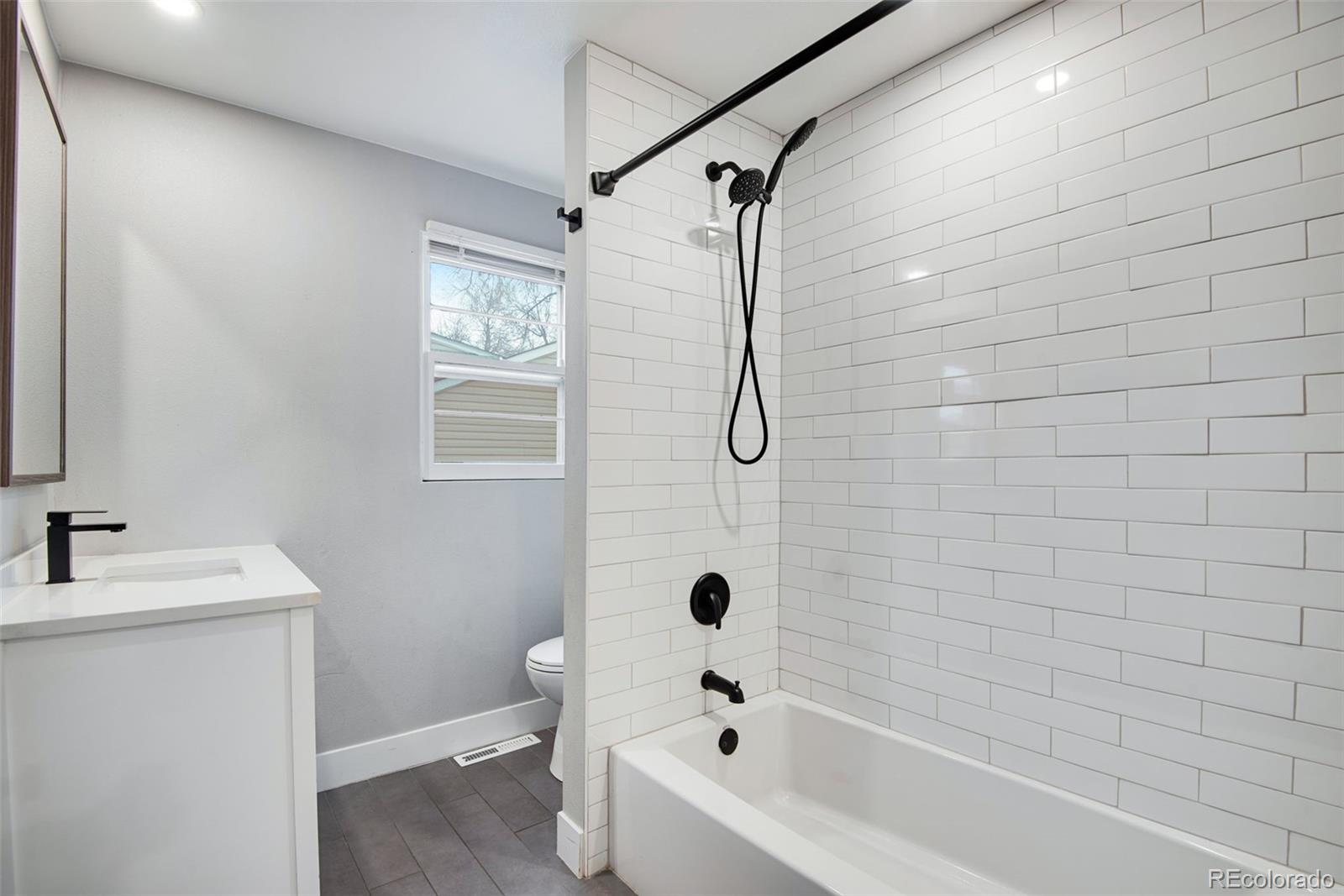 2716 S Irving Street