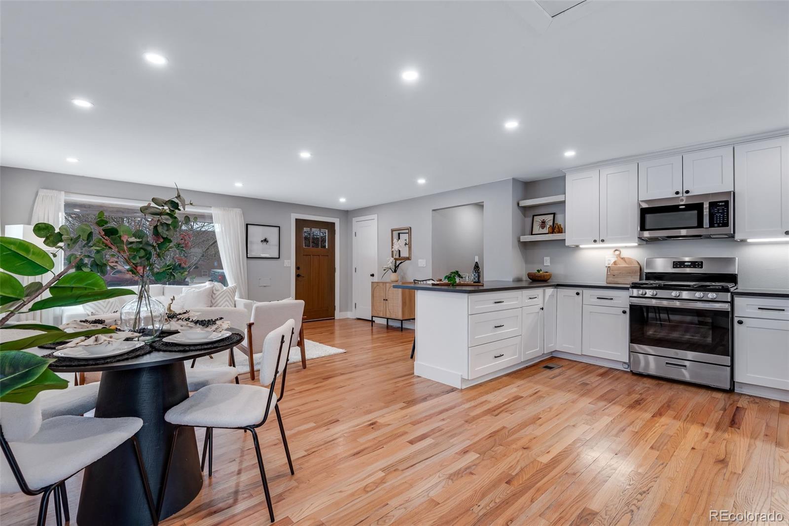 2716 S Irving Street