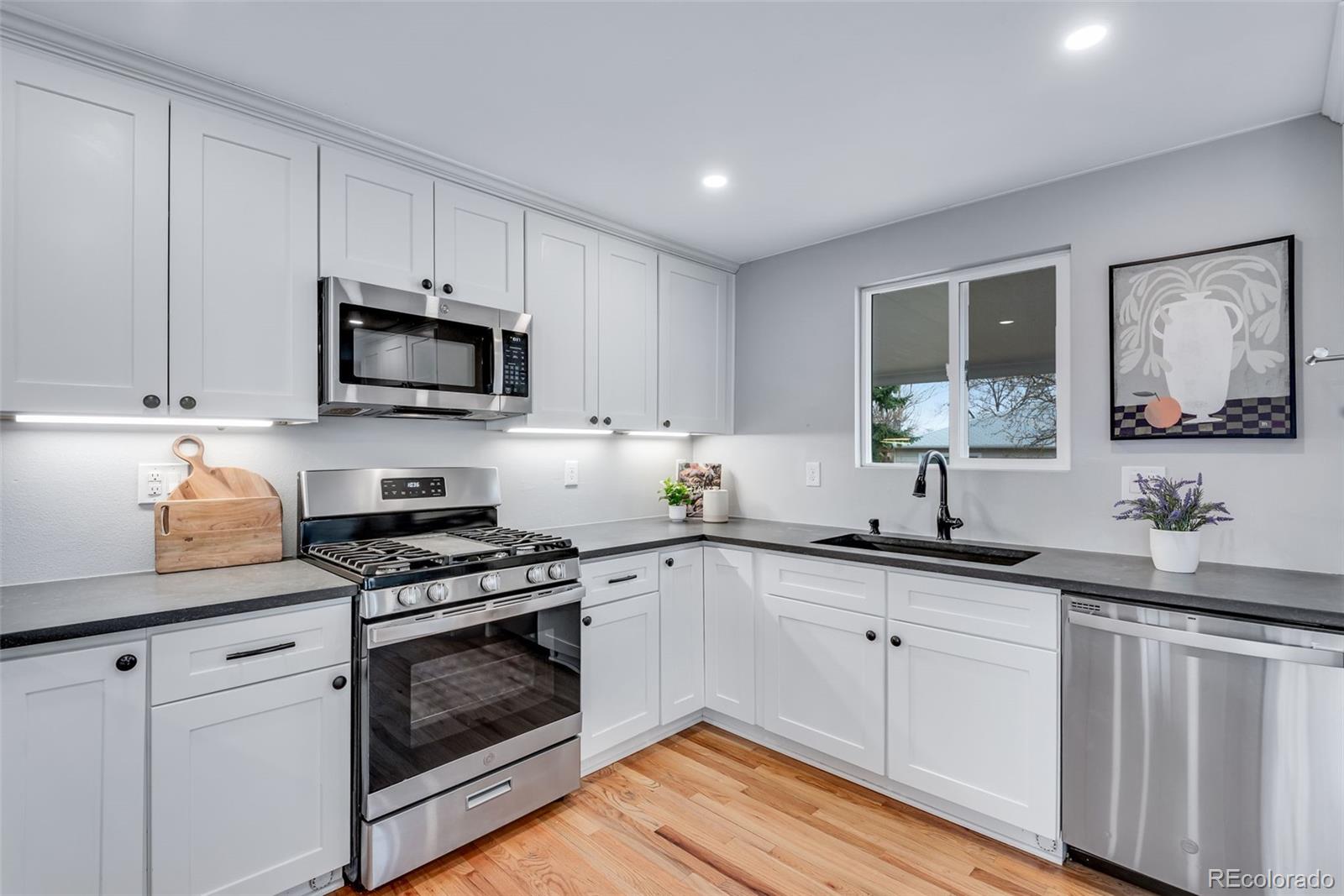 2716 S Irving Street