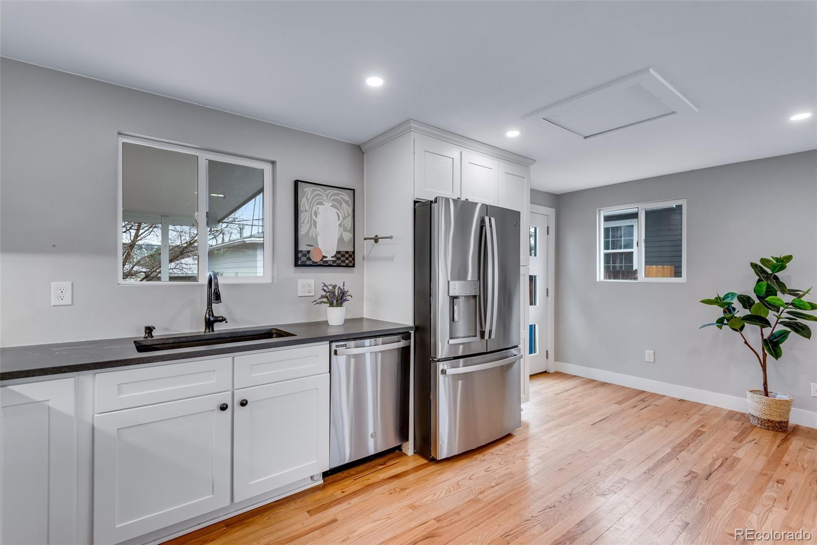 2716 S Irving Street