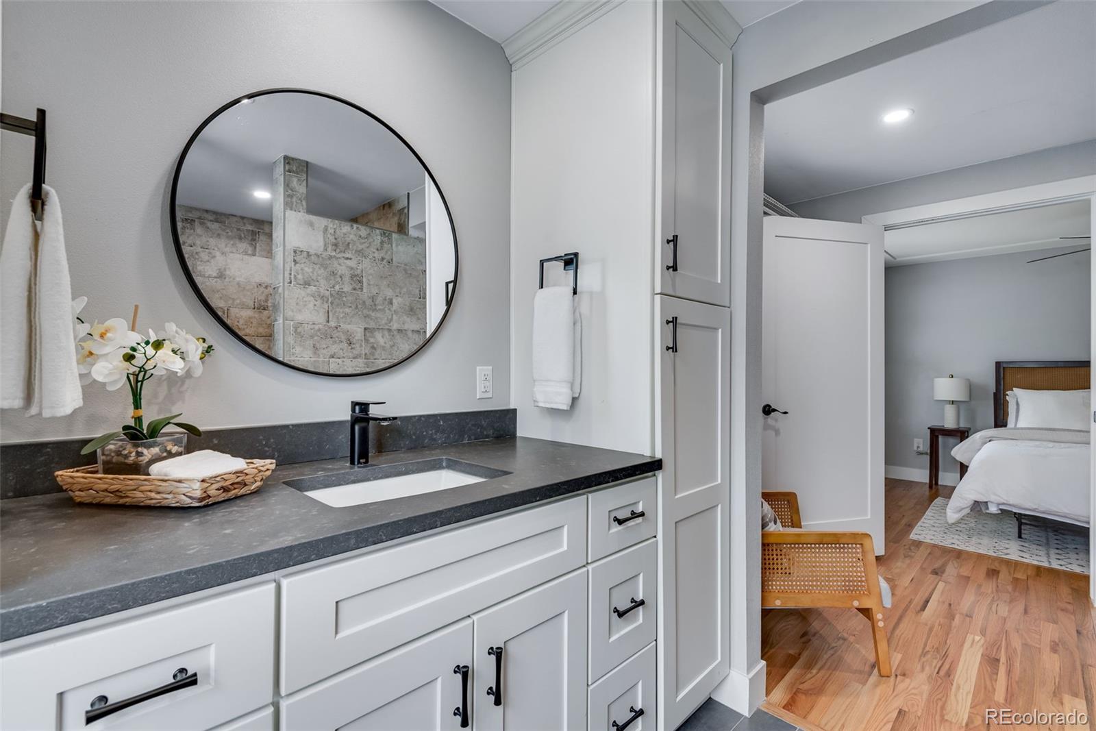 2716 S Irving Street