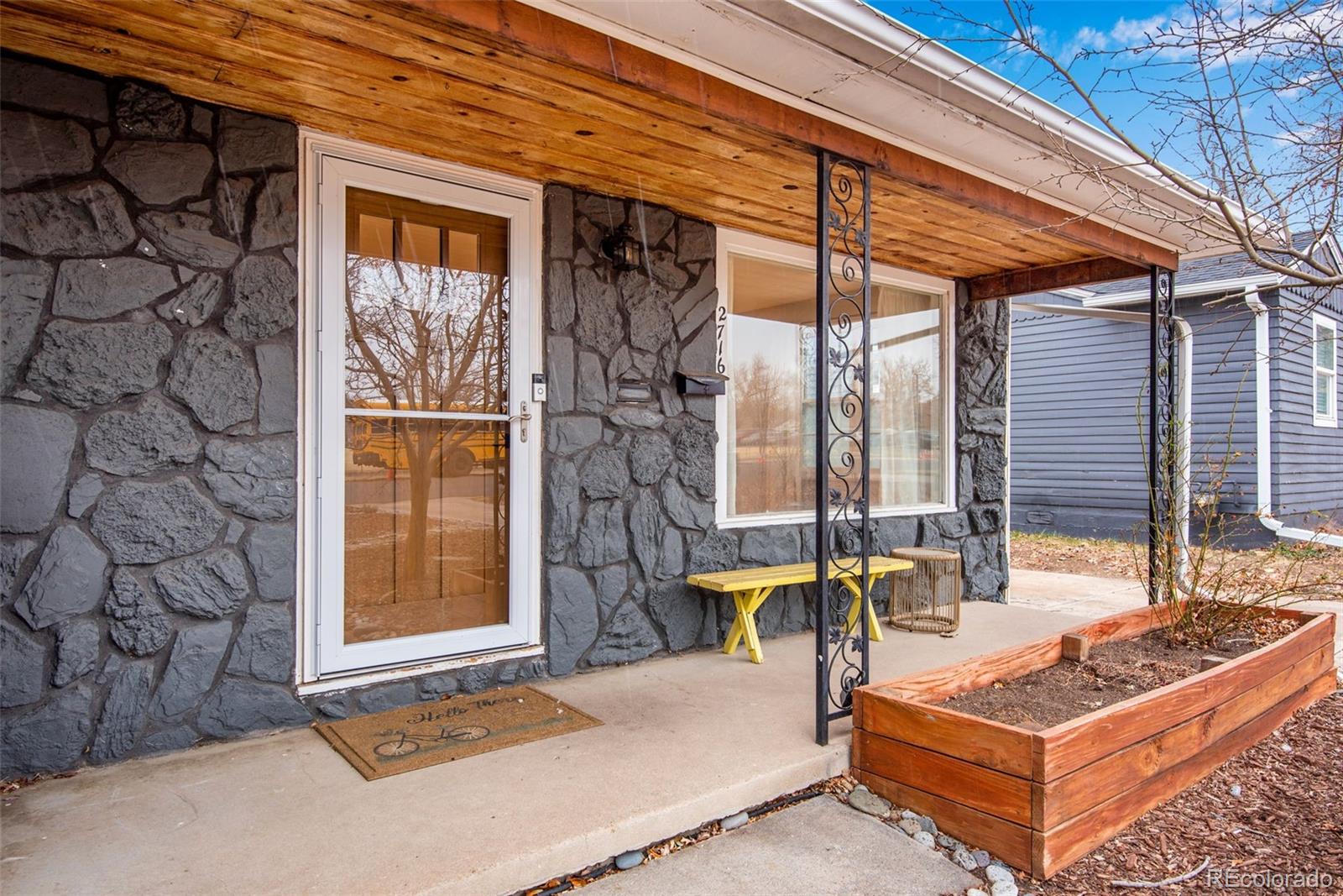 2716 S Irving Street