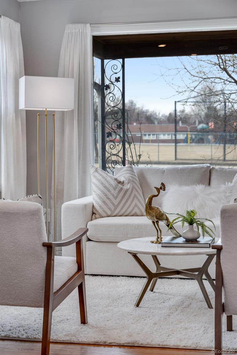 2716 S Irving Street