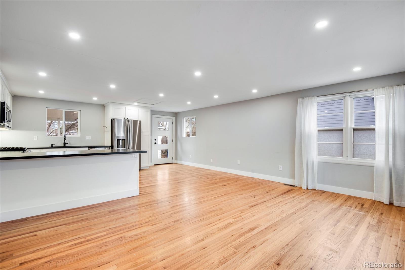 2716 S Irving Street