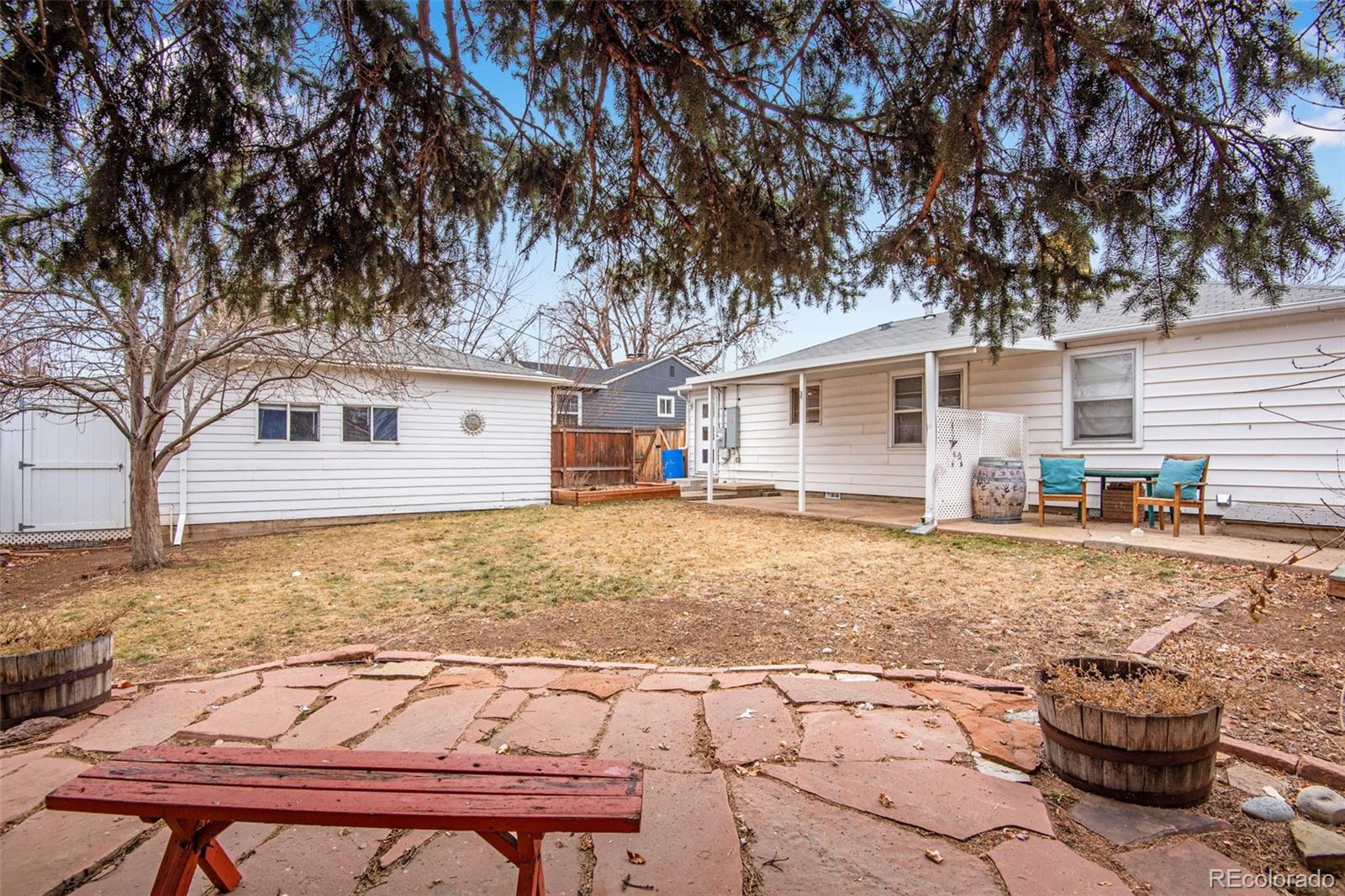 2716 S Irving Street