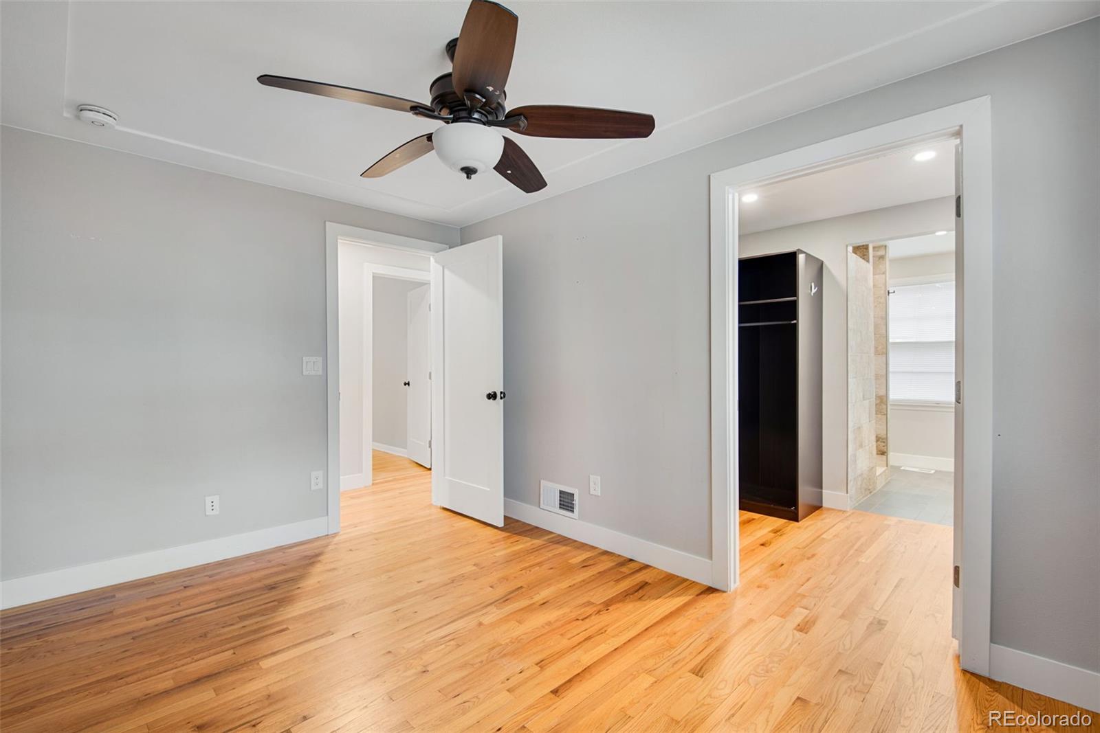 2716 S Irving Street